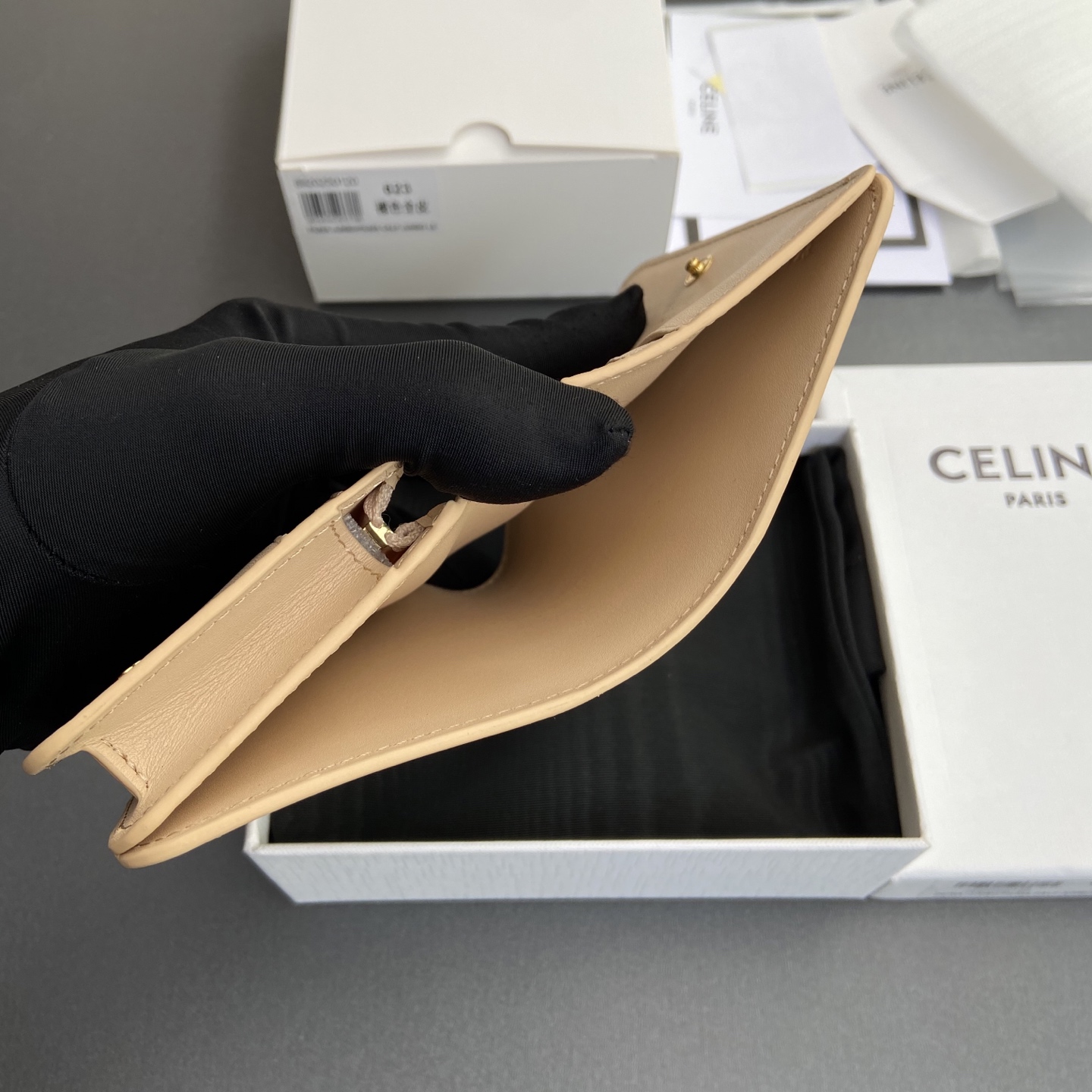 Celine 纯钢五金 TRIOMPHE亮泽牛皮革短款钱包/2024小赛