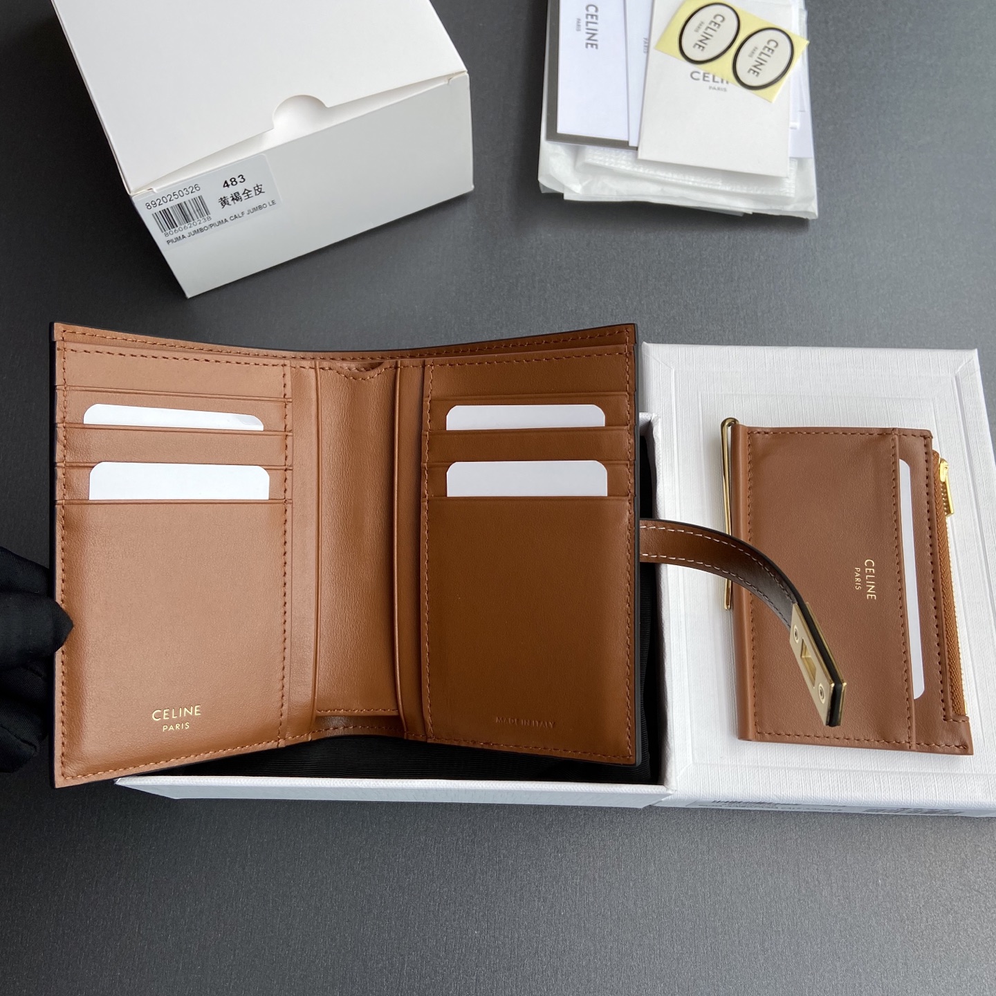 Celine 纯钢五金 TRIOMPHE16亮泽牛皮革錢包