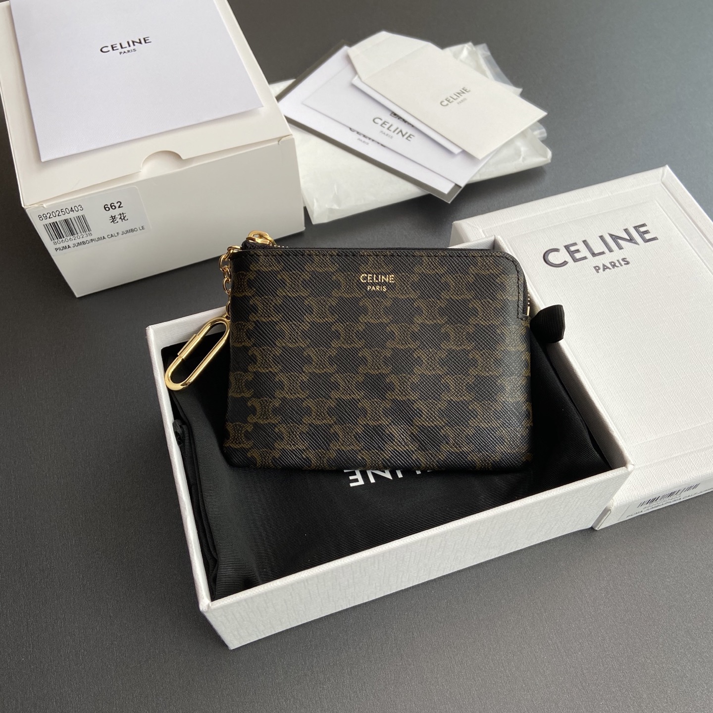 NO:187445,[Excellent imported original leather] TRIOMPHE logo printed with hook button change card bag Lining fabric Gold metal parts Zipper lock 1 screw keychain Number: 10C 662 BTA.38NO663 66201 Presbyterian Size: w13×h9.5cm, Celine wallet, celine, wallets19860909【特级进口原厂皮】TRIOMPHE标志印花配鉤扣零錢卡片包 襯裡織物 金色金屬件 拉鏈鎖閉 1個螺絲鑰匙扣 编号:10C 662 BTA.38NO663 66201 老花 尺寸:w13×h9.5cm,赛琳钱包,celine,wallets,Bag