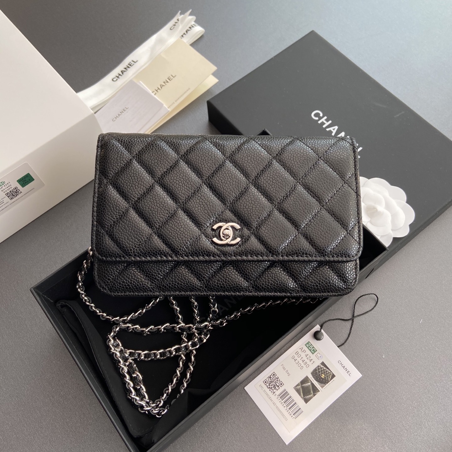NO:673182,Xiaoxiang imported Italian caviar cowhide [upgraded version] Item number: A Size: w20×h13×d3.5cm Color: black ball pattern silver steel mark, chanel wallet, chanel, wallets, cowhide19860909小香进口意大利魚子醬牛皮【升級版】 货号:A 尺寸:w20×h13×d3.5cm 颜色:黑色球紋銀色鋼唛,chanel钱包,chanel,wallets,cowhide,欧美剧