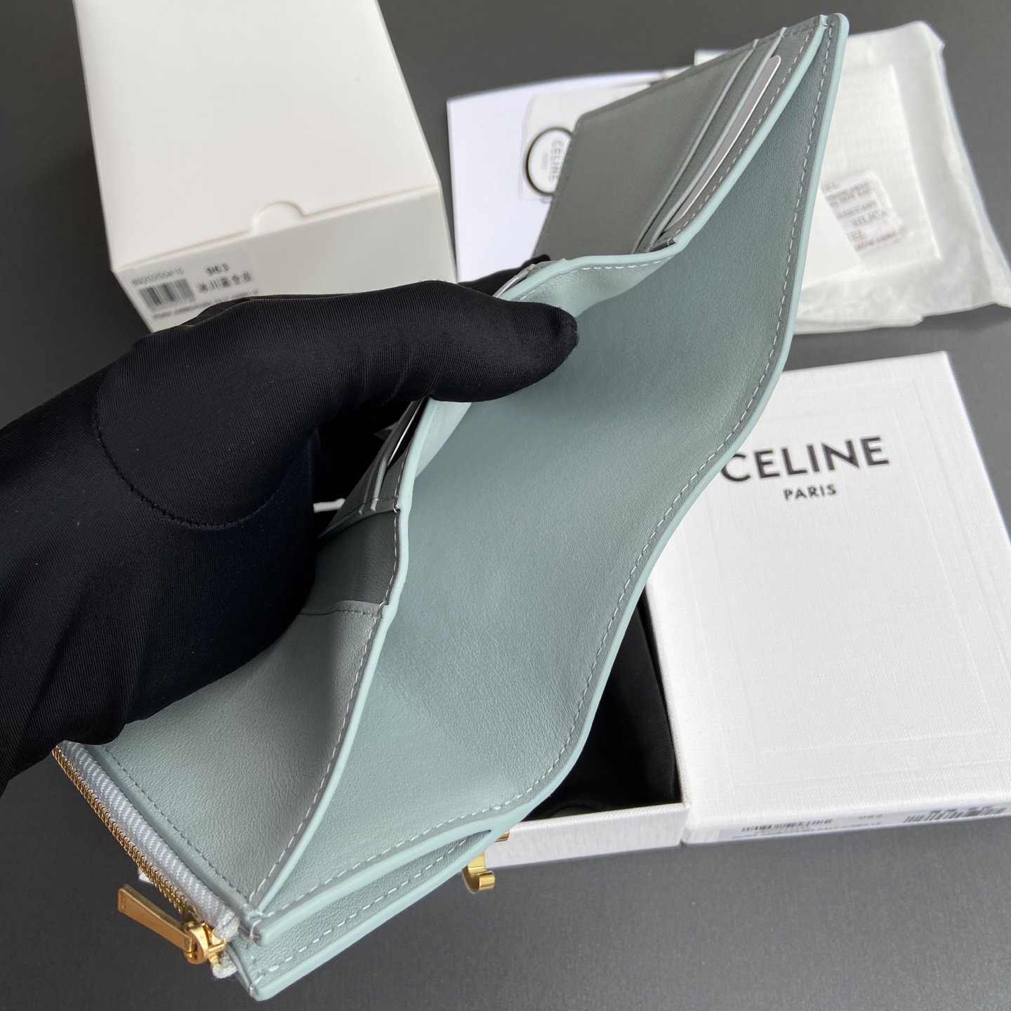 Celine 纯钢五金 VICTOIRE柔軟牛皮革钱包/新款