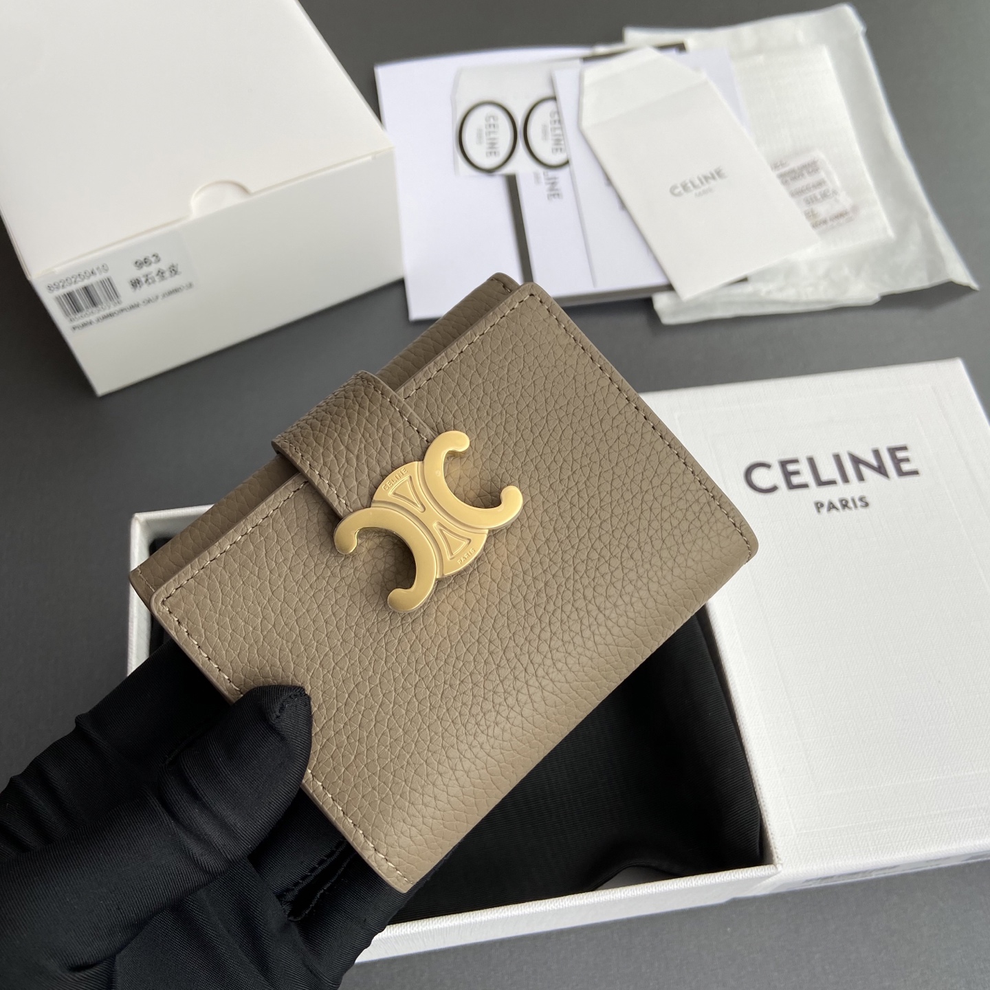 Celine 纯钢五金 VICTOIRE柔軟牛皮革钱包/新款