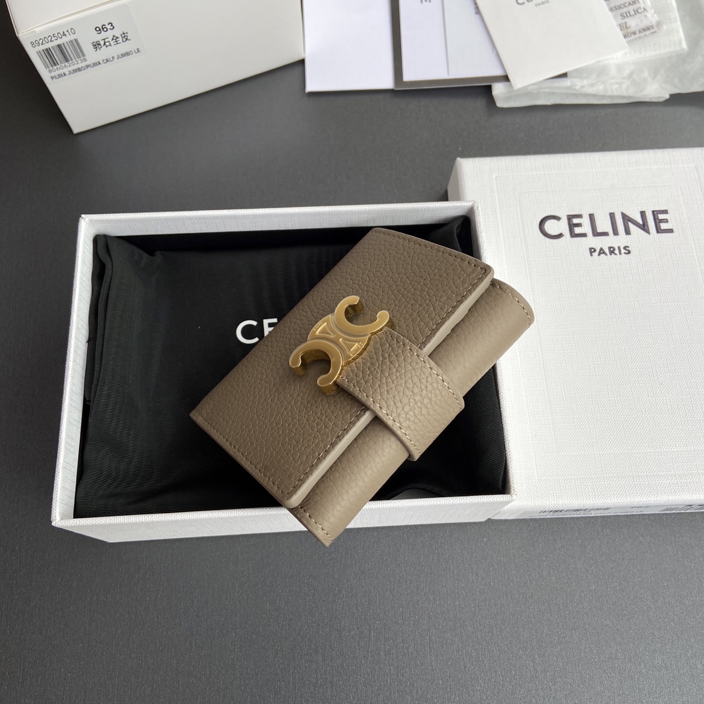 Celine 纯钢五金 VICTOIRE柔軟牛皮革钱包/新款