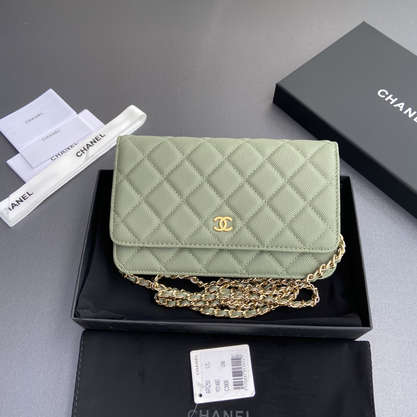 NO:338237,Xiaoxiang imported Italian pellet calfskin. Item number: AP Size: w20×h13×d3.5cm Color: Greek edge fine ball pattern golden steel mark, CHANEL, chanel, cowhide19860909小香进口意大利顆粒小牛皮 货号:AP 尺寸:w20×h13×d3.5cm 颜色:希臘緣細球紋金色鋼唛,CHANEL,chanel,cowhide,Bag