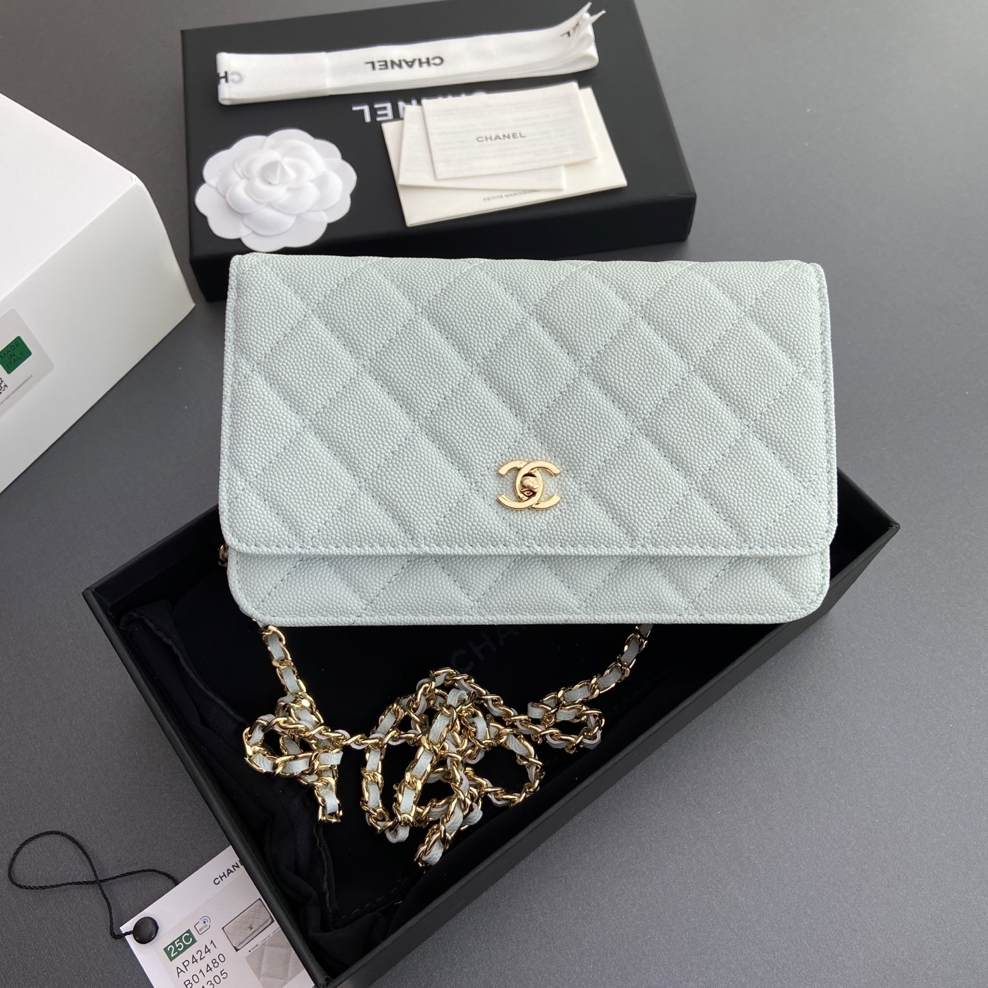 NO:673174,Xiaoxiang imported Italian lambskin [upgraded version] Item number: A Size: w20×h13×d3.5cm Color: light blue fine ball pattern gold steel mark, chanel wallet, chanel, wallets, sheepskin19860909小香进口意大利小羊皮【升級版】 货号:A 尺寸:w20×h13×d3.5cm 颜色:淺藍細球紋金色鋼唛,chanel钱包,chanel,wallets,sheepskin,欧美剧
