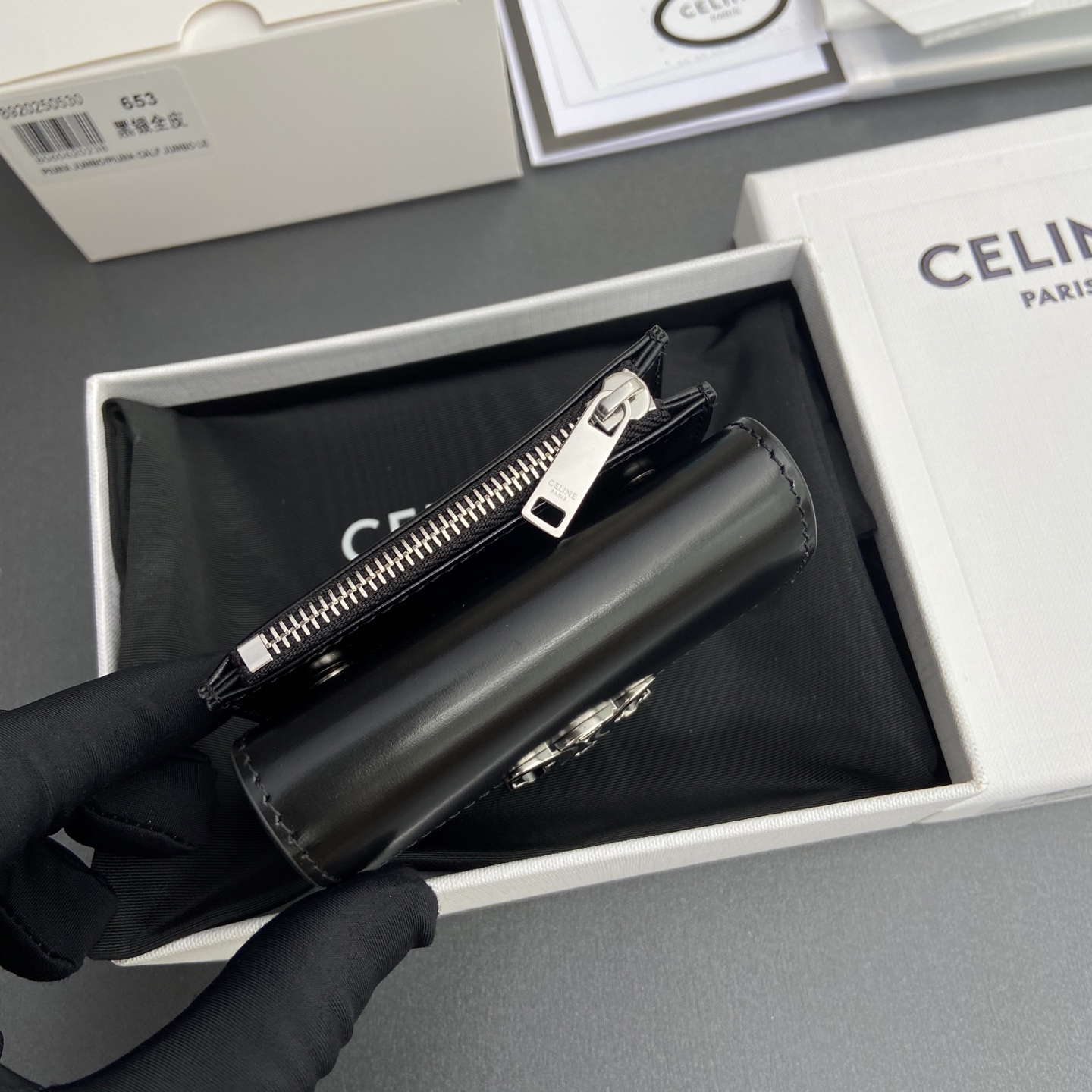 Celine 纯钢五金 TRIOMPHE亮泽皮皮革短款钱包/2024编号:10l653DS3.04LU652