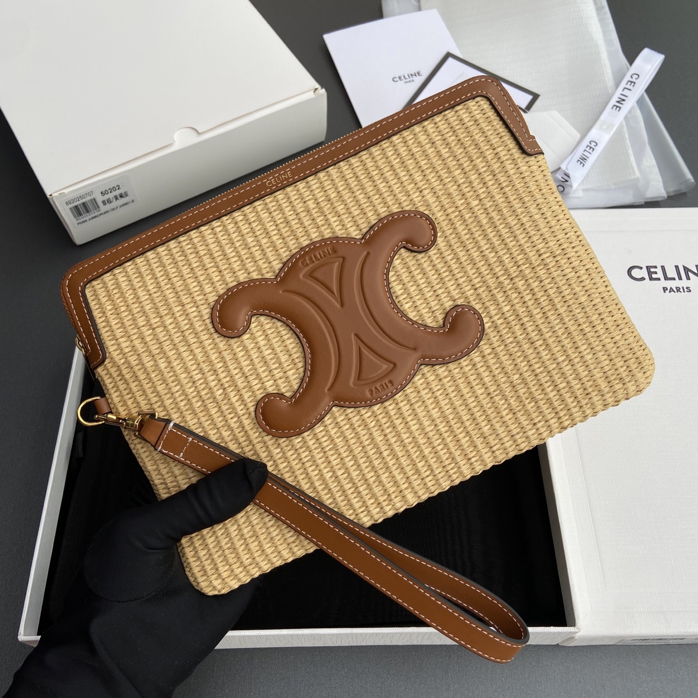 Celine 纯钢五金 TRIOMPHE标志性印花手拿包/编号:10J502FES.04LU 502