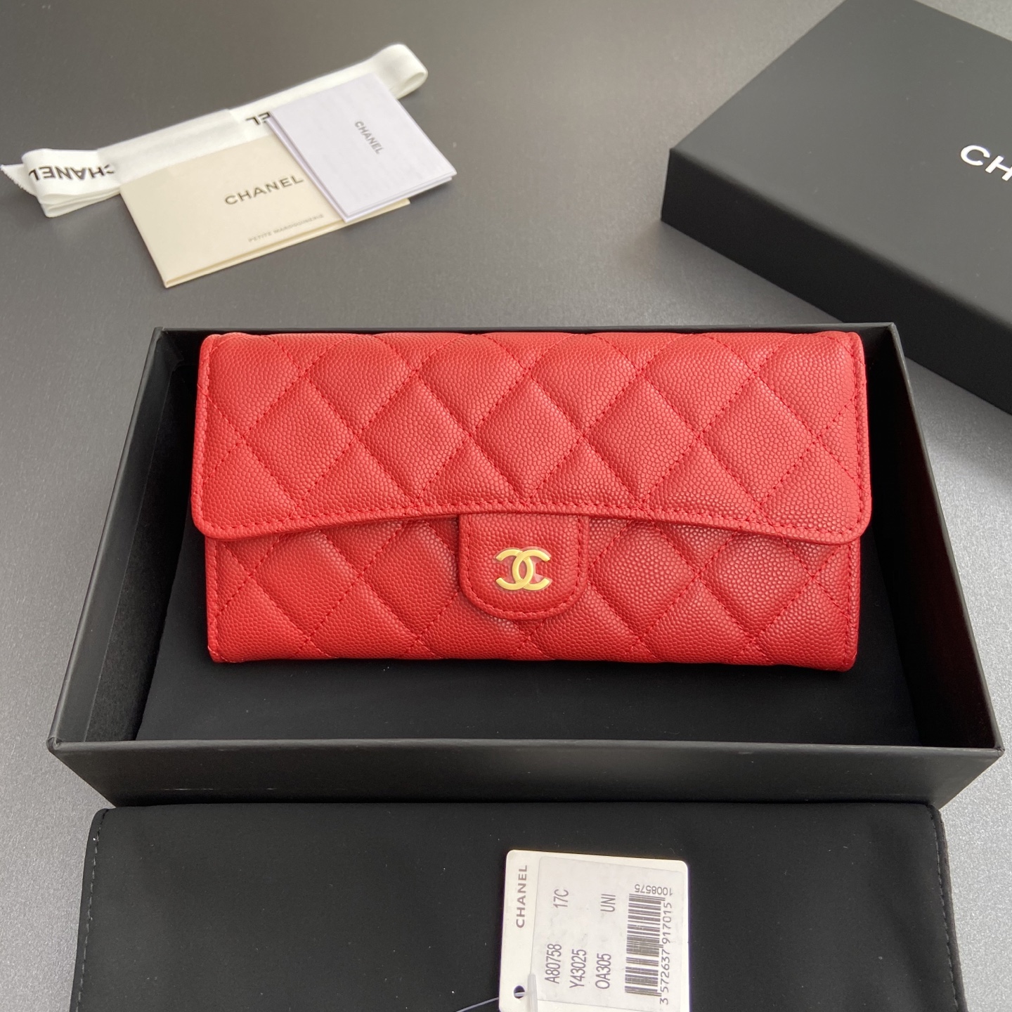 NO:673547,Xiaoxiang imported Italian grained calfskin Item number: A80758 Price Size: w19×h10.5×3cm Color: bright red fine ball grain leather gold steel mark, chanel wallet, chanel, wallets, cowhide19860909小香进口意大利颗粒小牛皮 货号:A80758 价格 尺寸:w19×h10.5×3cm 颜色:大紅细球纹皮金色钢唛,chanel钱包,chanel,wallets,cowhide,欧美剧