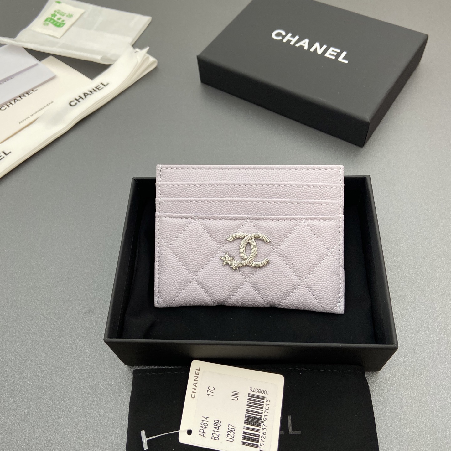 NO:701519,25b new series caviar cowhide with star logo shining blingblibg~card holder series item number: AP 4814 price 150 size: w11×h10cm color: light purple fine ball pattern silver star hardware, chanel wallet, chanel, wallets, cowhide1986090925b新款係列魚子醬牛皮搭配星星logo閃亮亮blingblibg~卡包係列 货号:AP 4814 价格150 尺寸:w11×h10cm 颜色:淺紫色細球紋銀色星星五金,chanel钱包,chanel,wallets,cowhide,欧美剧