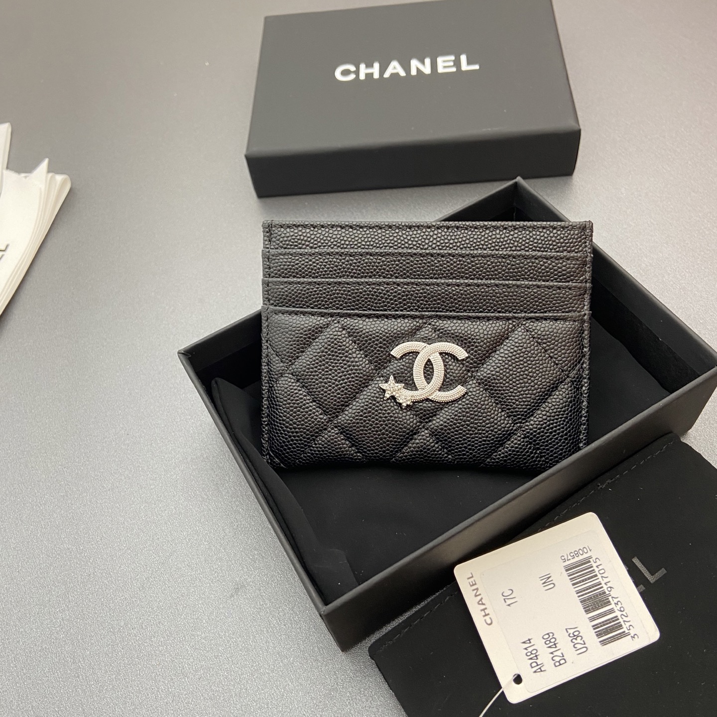 NO:701520,25b new series caviar cowhide with star logo shining blingblibg~card holder series item number: AP 4814 price 150 size: w11×h10cm color: black fine ball pattern silver star hardware, chanel wallet, chanel, wallets, cowhide1986090925b新款係列魚子醬牛皮搭配星星logo閃亮亮blingblibg~卡包係列 货号:AP 4814 价格150 尺寸:w11×h10cm 颜色:黑色細球紋銀色星星五金,chanel钱包,chanel,wallets,cowhide,欧美剧