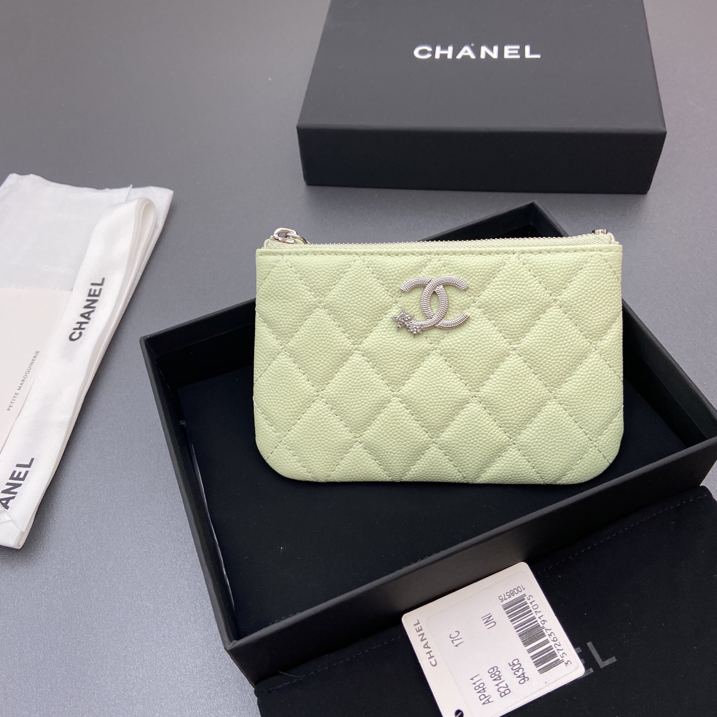 NO:701494,25b new series caviar cowhide with star logo shining blingblibg~Coin purse series Item number: A 4811 Price: Size: w15×8.5cm Color: light green fine ball pattern silver star hardware, chanel wallet, chanel, wallets, cowhide1986090925b新款係列魚子醬牛皮搭配星星logo閃亮亮blingblibg~零錢包係列 货号:A 4811 价格: 尺寸:w15×8.5cm 颜色:淺綠色細球紋銀色星星五金,chanel钱包,chanel,wallets,cowhide,欧美剧