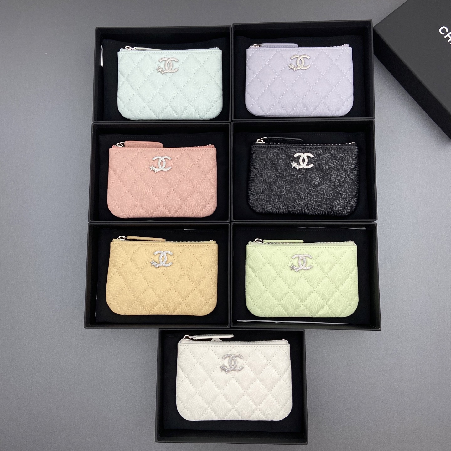 NO:701502,25b new series caviar cowhide with star logo shining blingblibg~Coin purse series Item number: A 4811 Price: Size: w15×8.5cm Color: fine ball pattern silver star hardware, chanel wallet, chanel, wallets, cowhide1986090925b新款係列魚子醬牛皮搭配星星logo閃亮亮blingblibg~零錢包係列 货号:A 4811 价格: 尺寸:w15×8.5cm 颜色:細球紋銀色星星五金,chanel钱包,chanel,wallets,cowhide,欧美剧