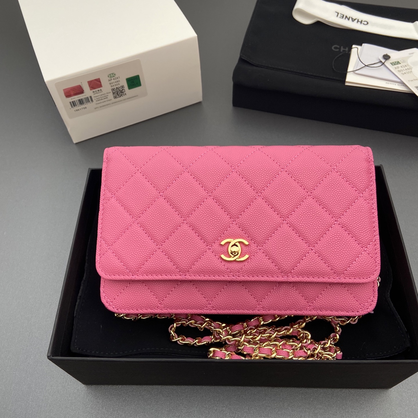 NO:713814,Xiaoxiang imported Italian caviar calfskin [upgraded version] Item number: A Price: Size: w20×h13×d3.5cm Color: rose fine ball pattern gold steel mark, chanel wallet, chanel, wallets, cowhide19860909小香进口意大利魚仔醬小牛皮【升級版】 货号:A 价格: 尺寸:w20×h13×d3.5cm 颜色:玫瑰色細球紋金色鋼唛,chanel钱包,chanel,wallets,cowhide,欧美剧