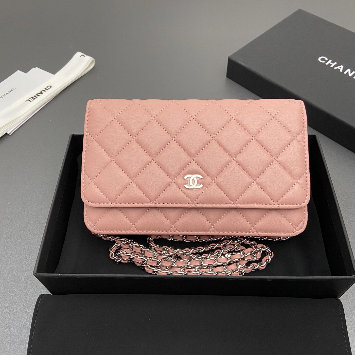 NO:713829,Xiaoxiang imported Italian sheepskin Item number: A Price: Size: w20×h13×d3.5cm Color: pink sheepskin silver steel mark, chanel wallet, chanel, wallets, sheepskin19860909小香进口意大利羊皮 货号:A 价格: 尺寸:w20×h13×d3.5cm 颜色:粉色羊皮銀色鋼唛,chanel钱包,chanel,wallets,sheepskin,欧美剧