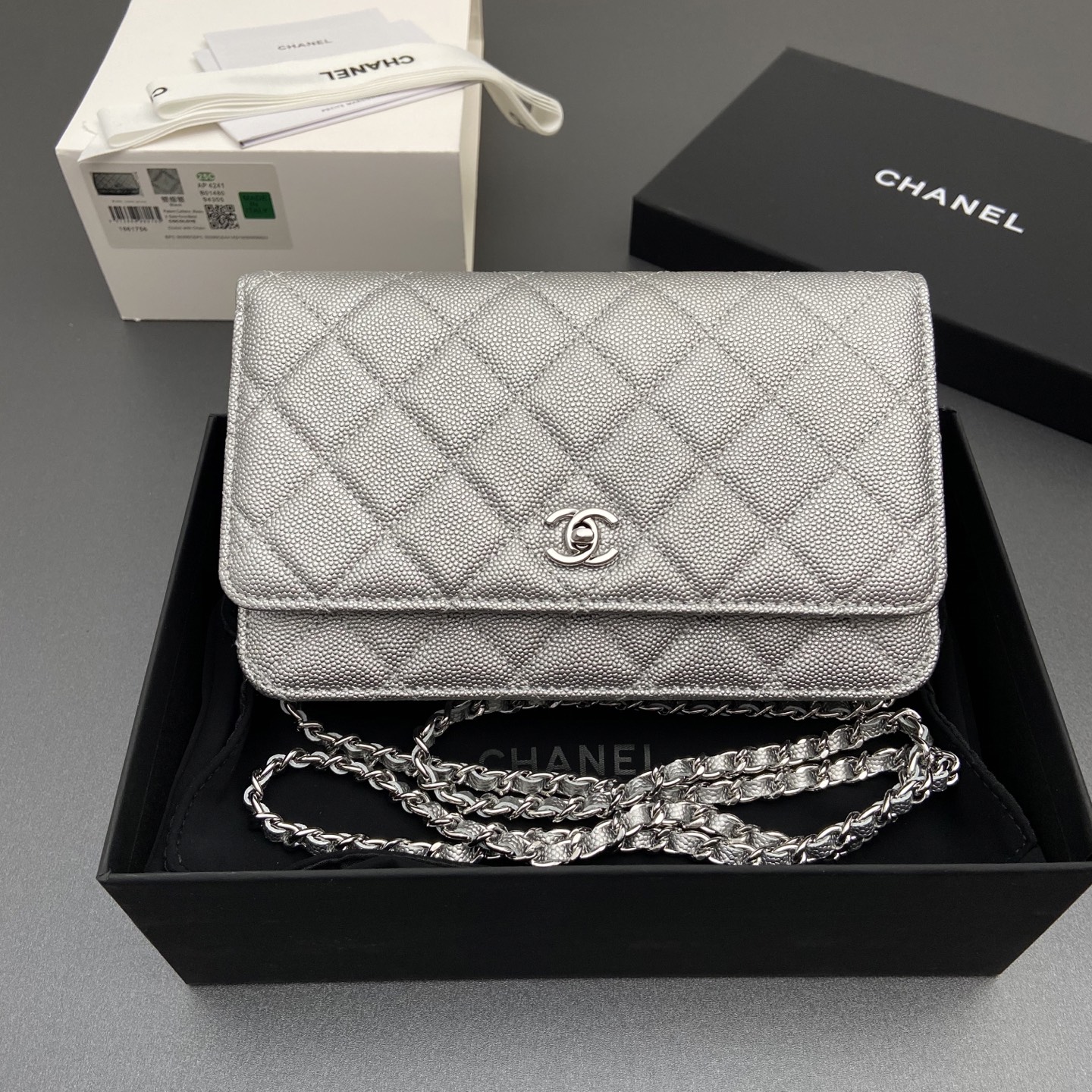 NO:713835,Xiaoxiang imported Italian caviar calfskin [upgraded version] Item number: A Price: Size: w20×h13×d3.5cm Color: silver fine ball pattern silver steel mark, chanel wallet, chanel, wallets, cowhide19860909小香进口意大利魚仔醬小牛皮【升級版】 货号:A 价格: 尺寸:w20×h13×d3.5cm 颜色:銀色細球紋銀色鋼唛,chanel钱包,chanel,wallets,cowhide,欧美剧