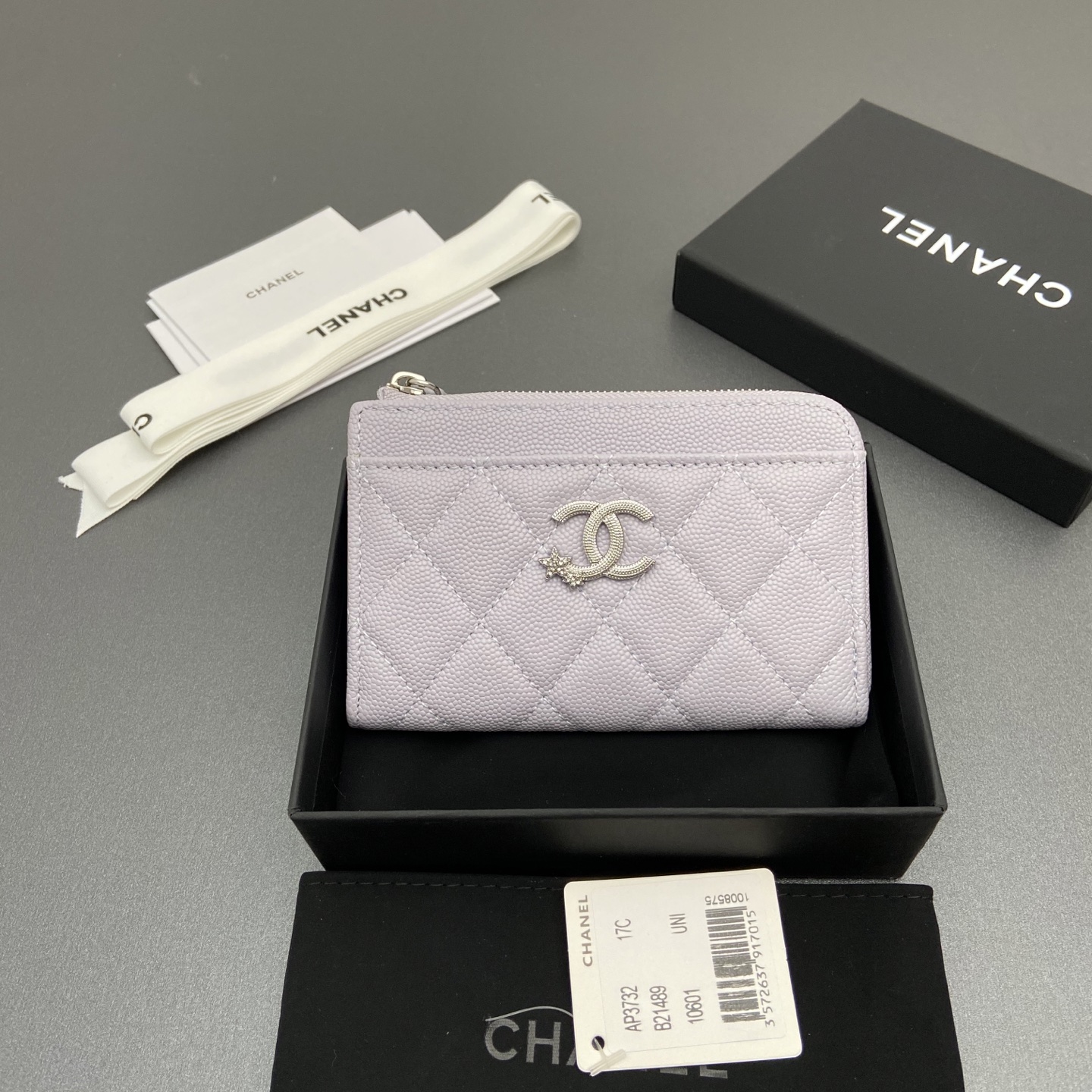 NO:701452,25b new series caviar cowhide with star logo shining brightblibg~zipper bag card bag series 6 card slots, 1 zipper bag Item number: AP 3732 Price 185 Size: w13×h8.5×d2cm Color: light purple fine ball pattern silver star hardware, chanel wallet, chanel, wallets, cowhide1986090925b新款係列魚子醬牛皮搭配星星logo閃亮亮blingblibg~拉鏈包卡包係列 6個卡糟,1個拉鏈袋 货号:AP 3732 价格185 尺寸:w13×h8.5×d2cm 颜色:淺紫色細球紋銀色星星五金,chanel钱包,chanel,wallets,cowhide,欧美剧