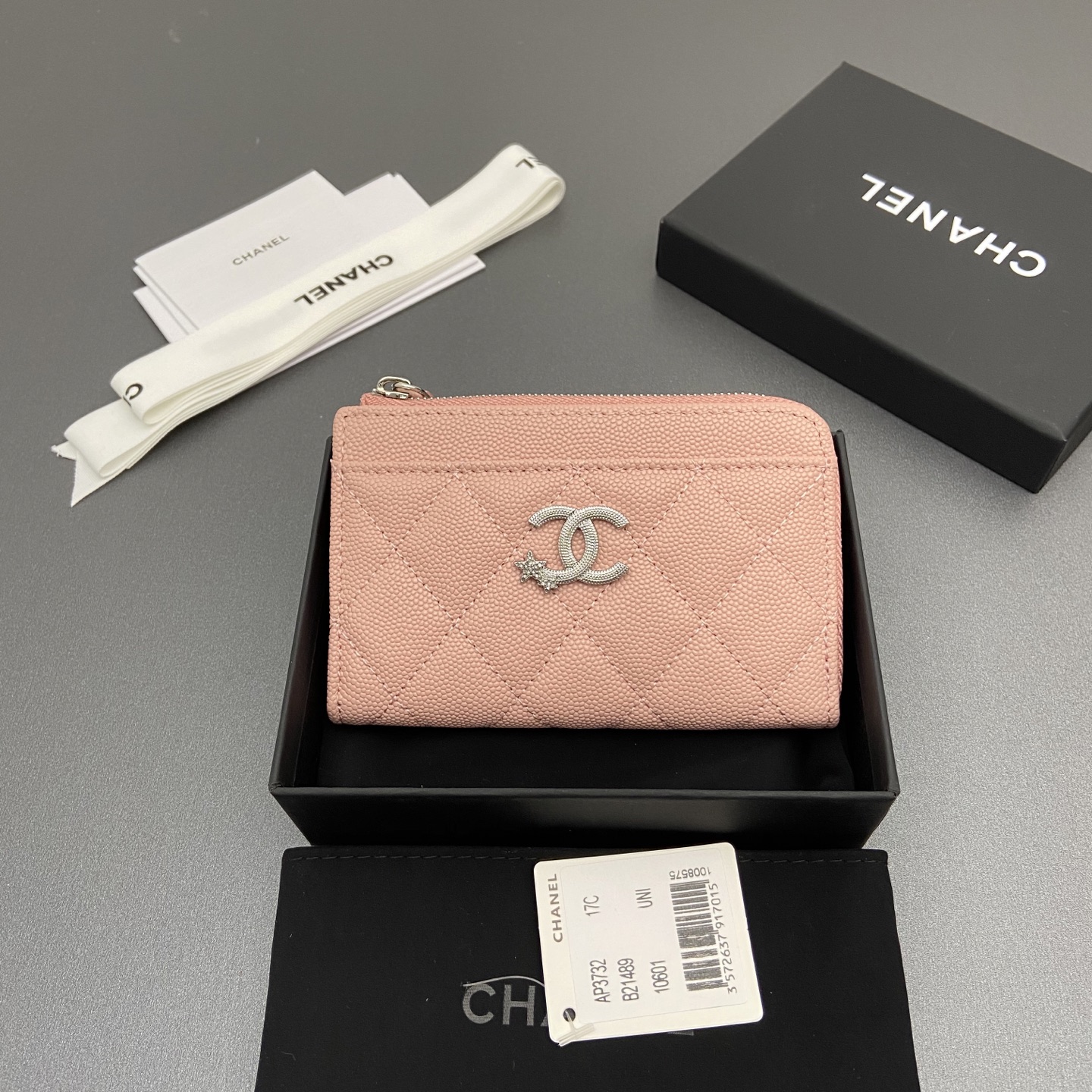 NO:701453,25b new series caviar cowhide with star logo shining brightblibg~zipper bag card bag series 6 card slots, 1 zipper bag Item number: AP 3732 Price 185 Size: w13×h8.5×d2cm Color: pink fine ball pattern silver star hardware, chanel wallet, chanel, wallets, cowhide1986090925b新款係列魚子醬牛皮搭配星星logo閃亮亮blingblibg~拉鏈包卡包係列 6個卡糟,1個拉鏈袋 货号:AP 3732 价格185 尺寸:w13×h8.5×d2cm 颜色:粉色細球紋銀色星星五金,chanel钱包,chanel,wallets,cowhide,欧美剧