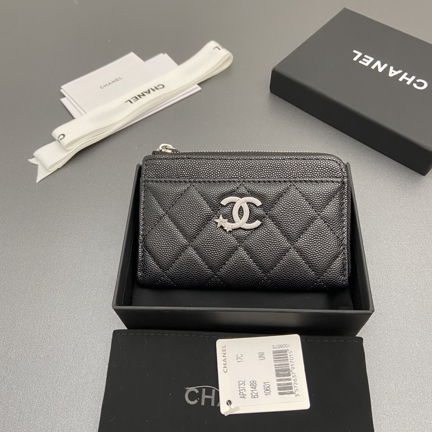 NO:701437,25b new series caviar cowhide with star logo shining blingblibg~zipper bag card bag series 6 card slots, 1 zipper bag Item number: AP 3732 Price 185 Size: w13×h8.5×d2cm Color: black fine ball pattern silver star hardware, chanel wallet, chanel, wallets, cowhide1986090925b新款係列魚子醬牛皮搭配星星logo閃亮亮blingblibg~拉鏈包卡包係列 6個卡糟,1個拉鏈袋 货号:AP 3732 价格185 尺寸:w13×h8.5×d2cm 颜色:黑色細球紋銀色星星五金,chanel钱包,chanel,wallets,cowhide,欧美剧