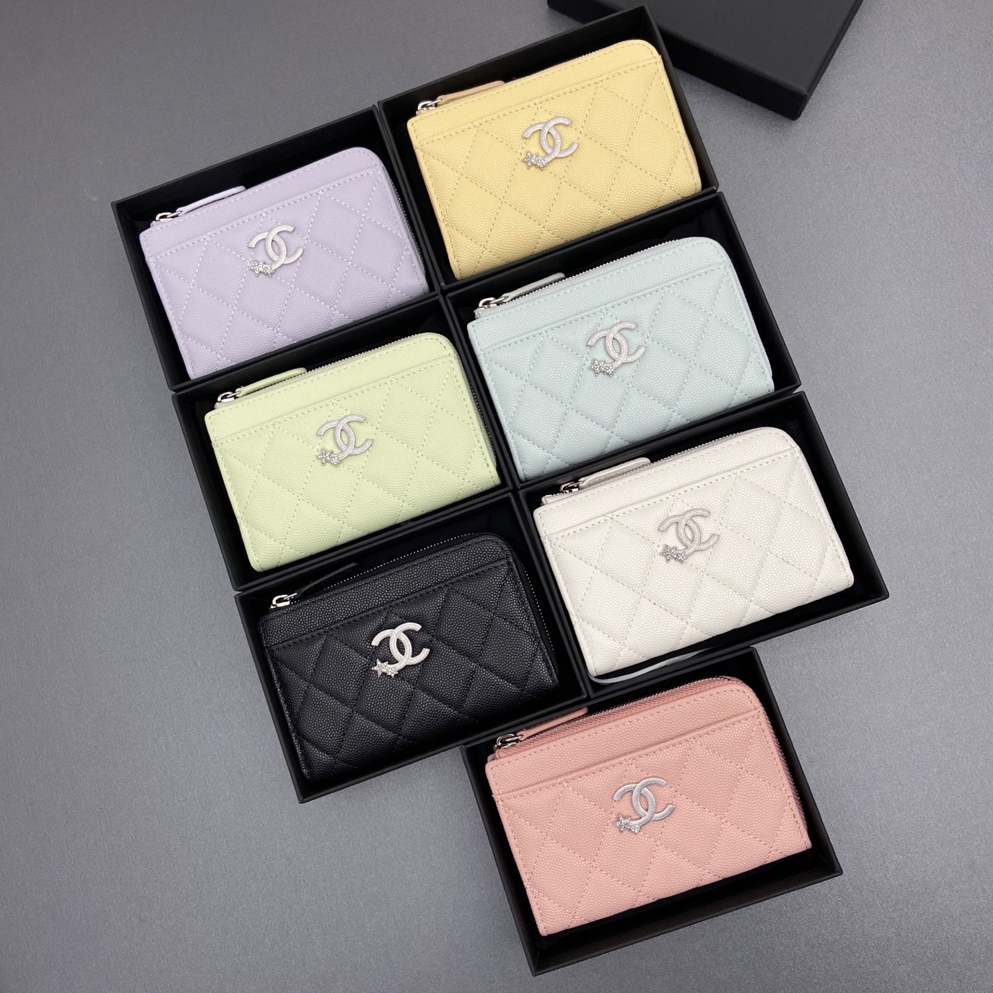 NO:701441,25b new series caviar cowhide with star logo shining blingblibg~zipper bag card bag series 6 card slots, 1 zipper bag Item number: AP 3732 Price 185 Size: w13×h8.5×d2cm Color: fine ball pattern silver star hardware, chanel wallet, chanel, wallets, cowhide1986090925b新款係列魚子醬牛皮搭配星星logo閃亮亮blingblibg~拉鏈包卡包係列 6個卡糟,1個拉鏈袋 货号:AP 3732 价格185 尺寸:w13×h8.5×d2cm 颜色:細球紋銀色星星五金,chanel钱包,chanel,wallets,cowhide,欧美剧