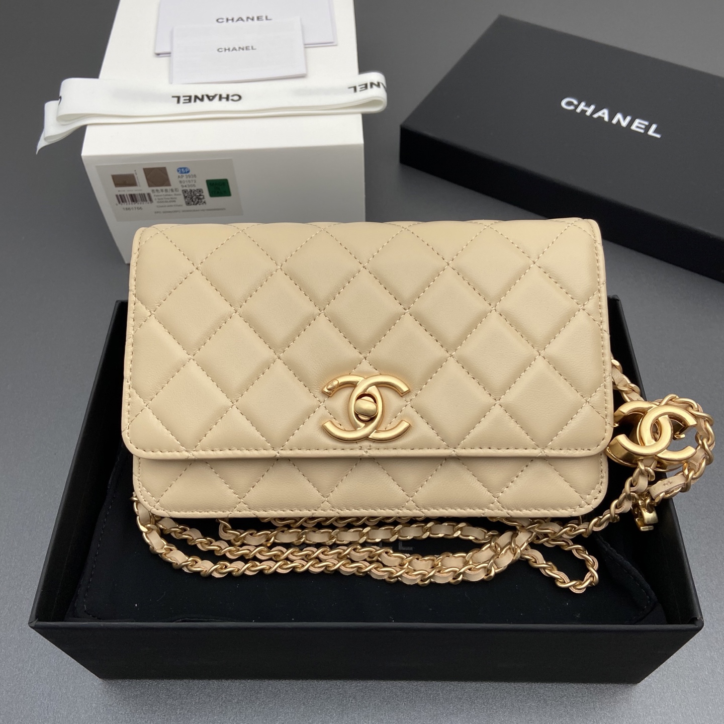 NO:713832,Xiaoxiang imported Italian lambskin 25Bwoc double C snap button adjustable chain, fashionable and classic but not outdated Item number: A Price: Size: w19×h12×d4.5cm Color: apricot sheepskin gold hardware, chanel wallet, chanel, wallets, sheepskin19860909小香进口意大利小羊皮 25Bwoc雙C按扣可調節鏈條,時尚經典不過時 货号:A 价格: 尺寸:w19×h12×d4.5cm 颜色:杏色羊皮金色五金,chanel钱包,chanel,wallets,sheepskin,欧美剧