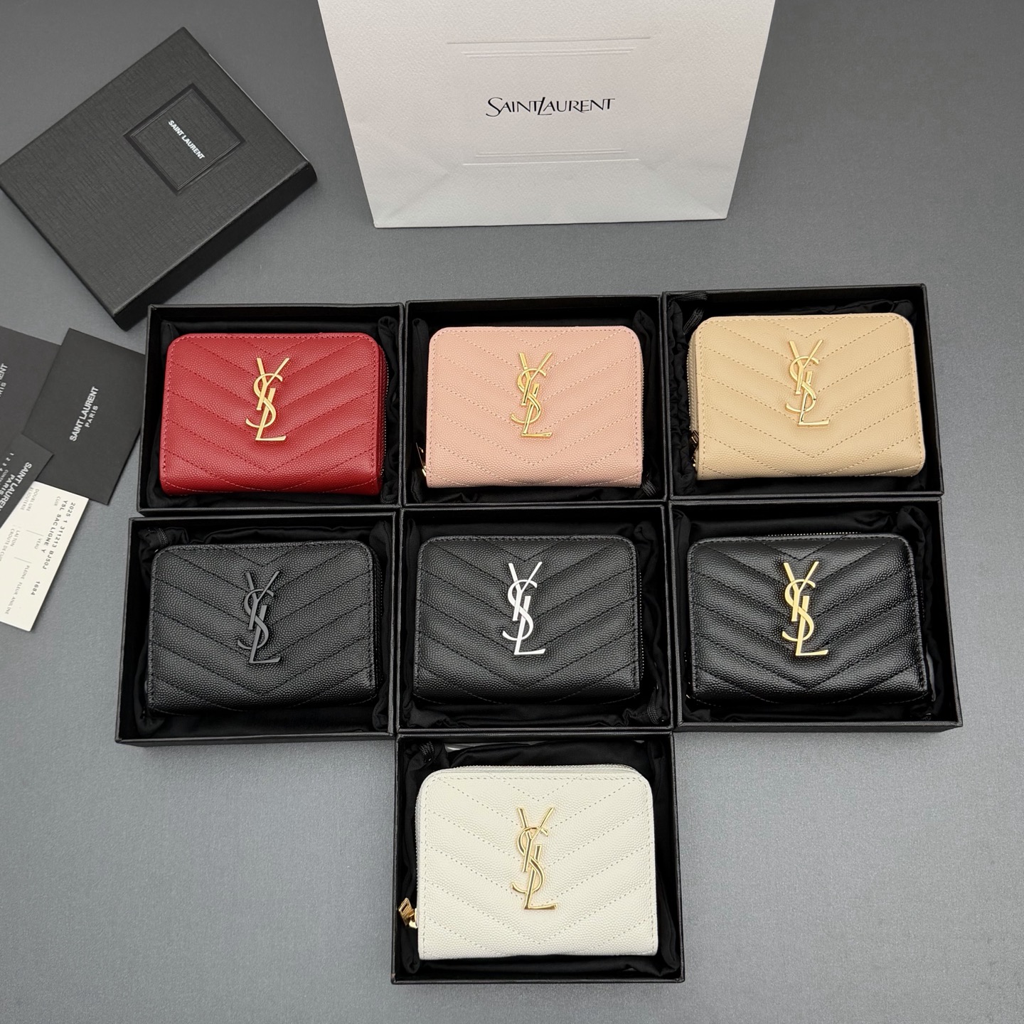 NO:688429,[Premium hardware original leather] MATELASSE small grained embossed leather zipper wallet Quilted wallet with iconic metal logo Metal hardware 6 card slots and 1 coin pocket 1 banknote layer and 4 receipt compartments Number: 403723 Size: w12×h10×d3cm, saint laurent wallet, saint laurent, wallets19860909【特级五金原厂皮】MATELASSE小号粒纹压花皮革拉链钱包 絎縫錢包配以標志性金屬標志 金屬五金 6個卡糟及1個零钱袋 1個紙幣層及4個票據隔層 编号:403723  尺寸:w12×h10×d3cm,圣罗兰钱包,saint laurent,wallets,Bag