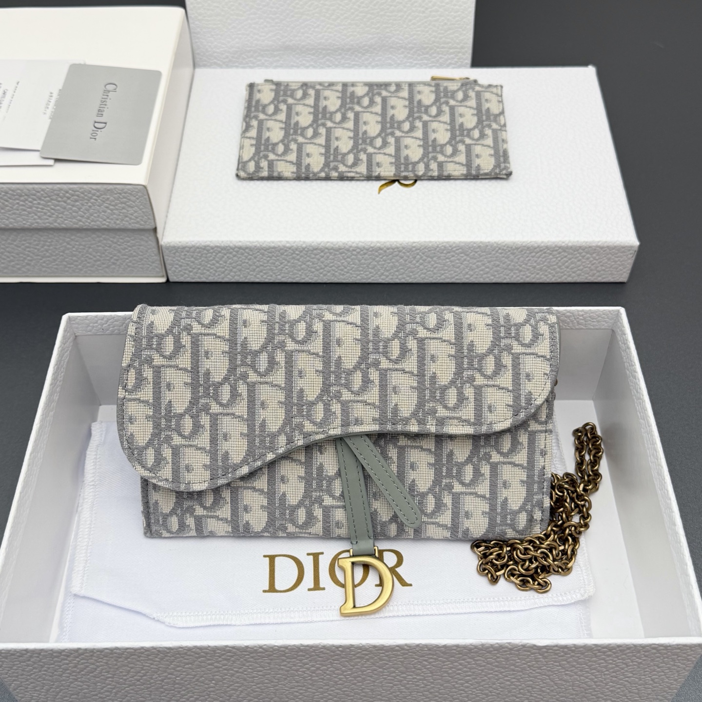Dior 小号马鞍包链条包系列这款马鞍链条手袋线条流畅协调