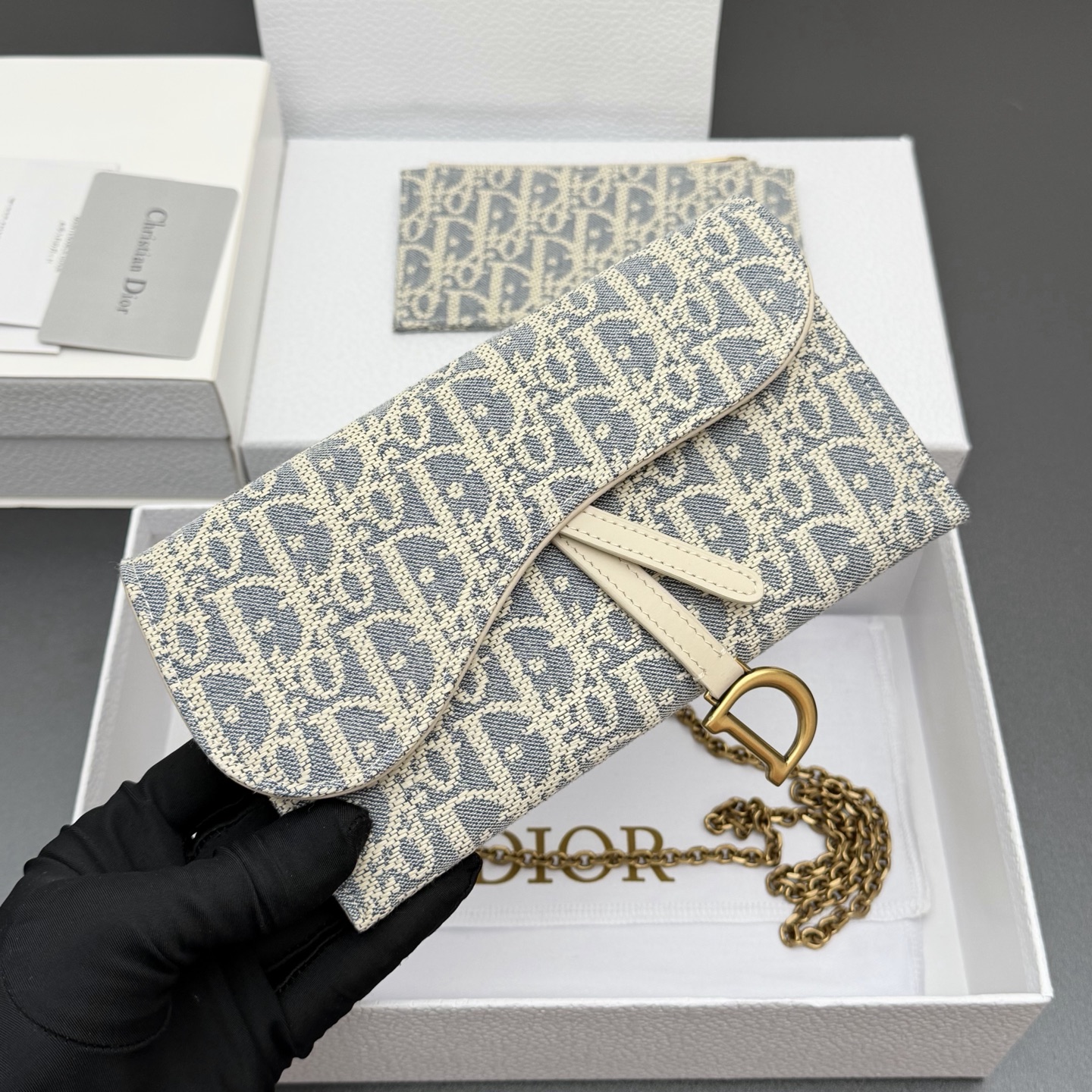 Dior 小号马鞍包链条包系列这款马鞍链条手袋线条流畅协调