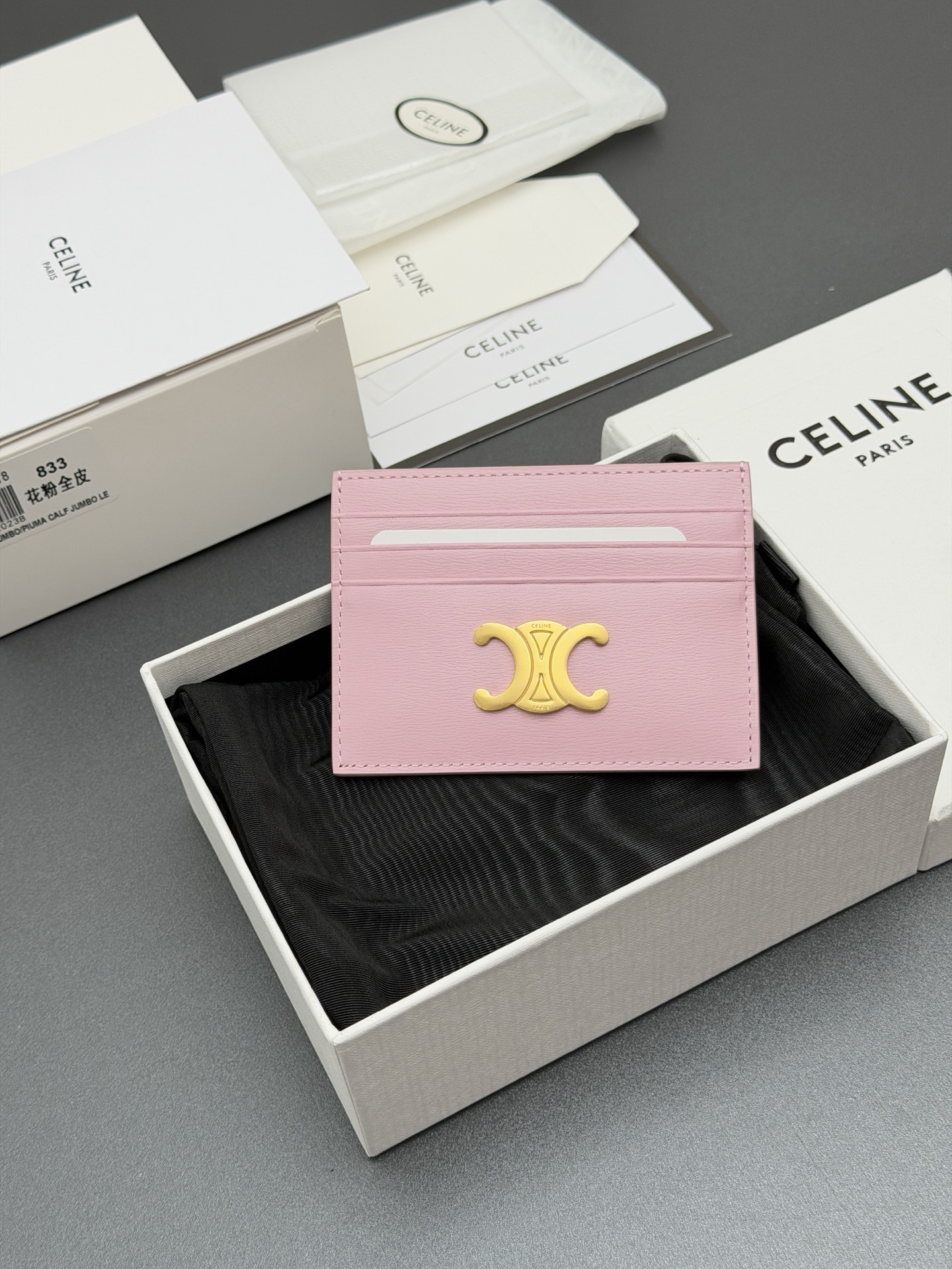 NO:813273,[Extra-grade pure steel hardware original leather] TRIOMPHE bright cow leather card holder zipper lock 1 flat pocket 6 card slots No.: 10L832CQH.04LU833 833 pollen full leather size: w11×8cm, celine wallet, celine, wallets, cowhide19860909【特级纯钢五金原厂皮】 TRIOMPHE亮泽牛皮革卡包 拉链锁闭 1个扁平口袋 6个卡糟 编号:10L832CQH.04LU833 833 花粉全皮 尺寸:w11×8cm,celine钱包,celine,wallets,cowhide,Wallet purse