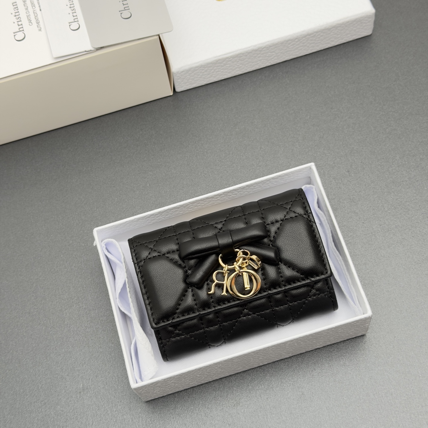 Dior Lady Freesia钱包系列