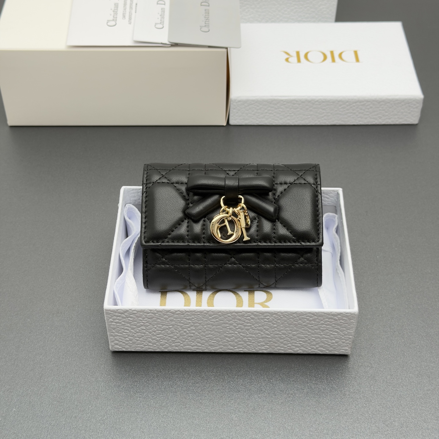Dior Lady Freesia钱包系列