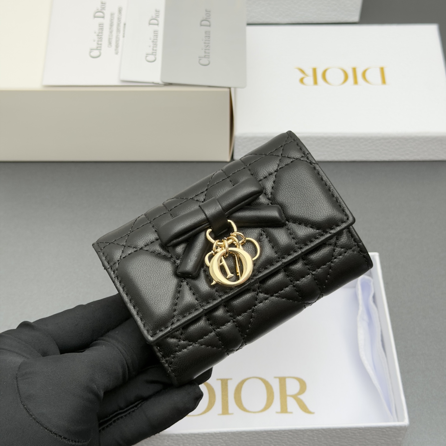 Dior Lady Freesia钱包系列