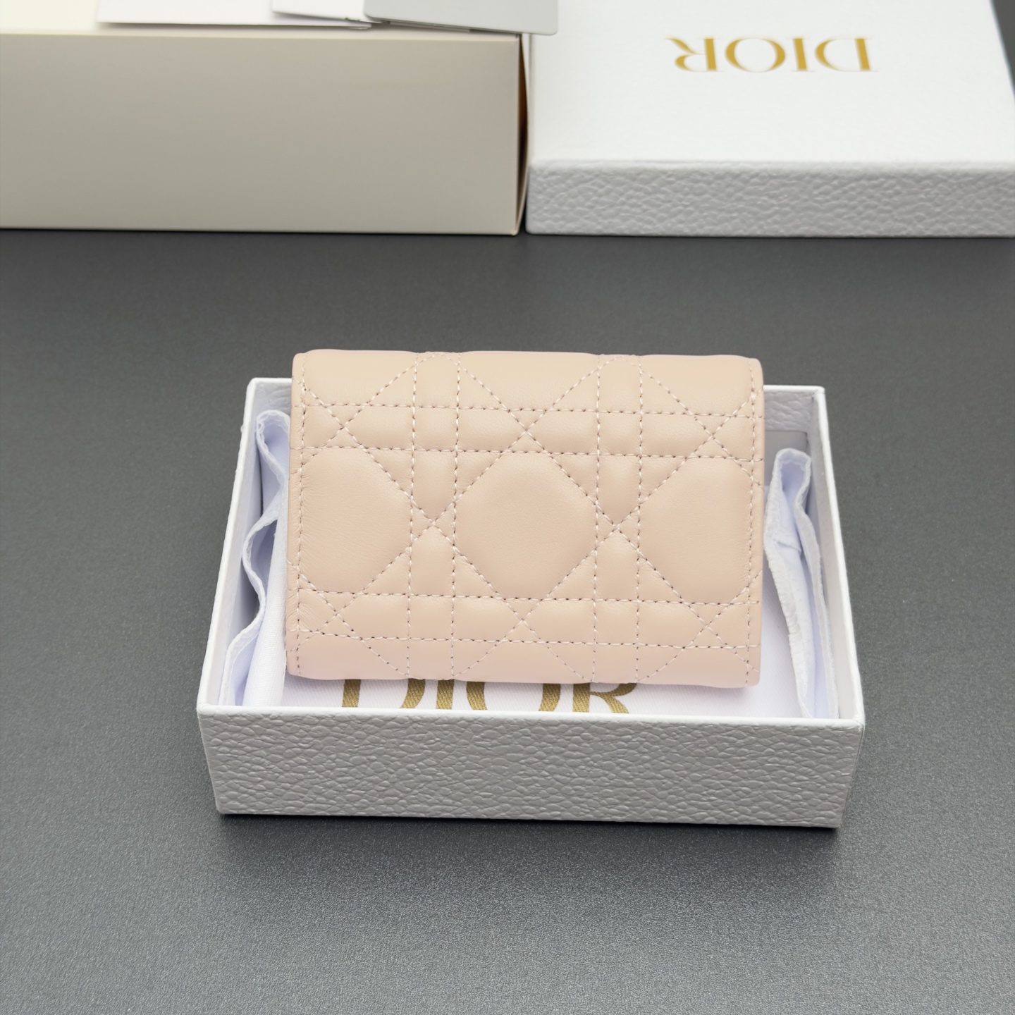 Dior Lady Freesia钱包系列