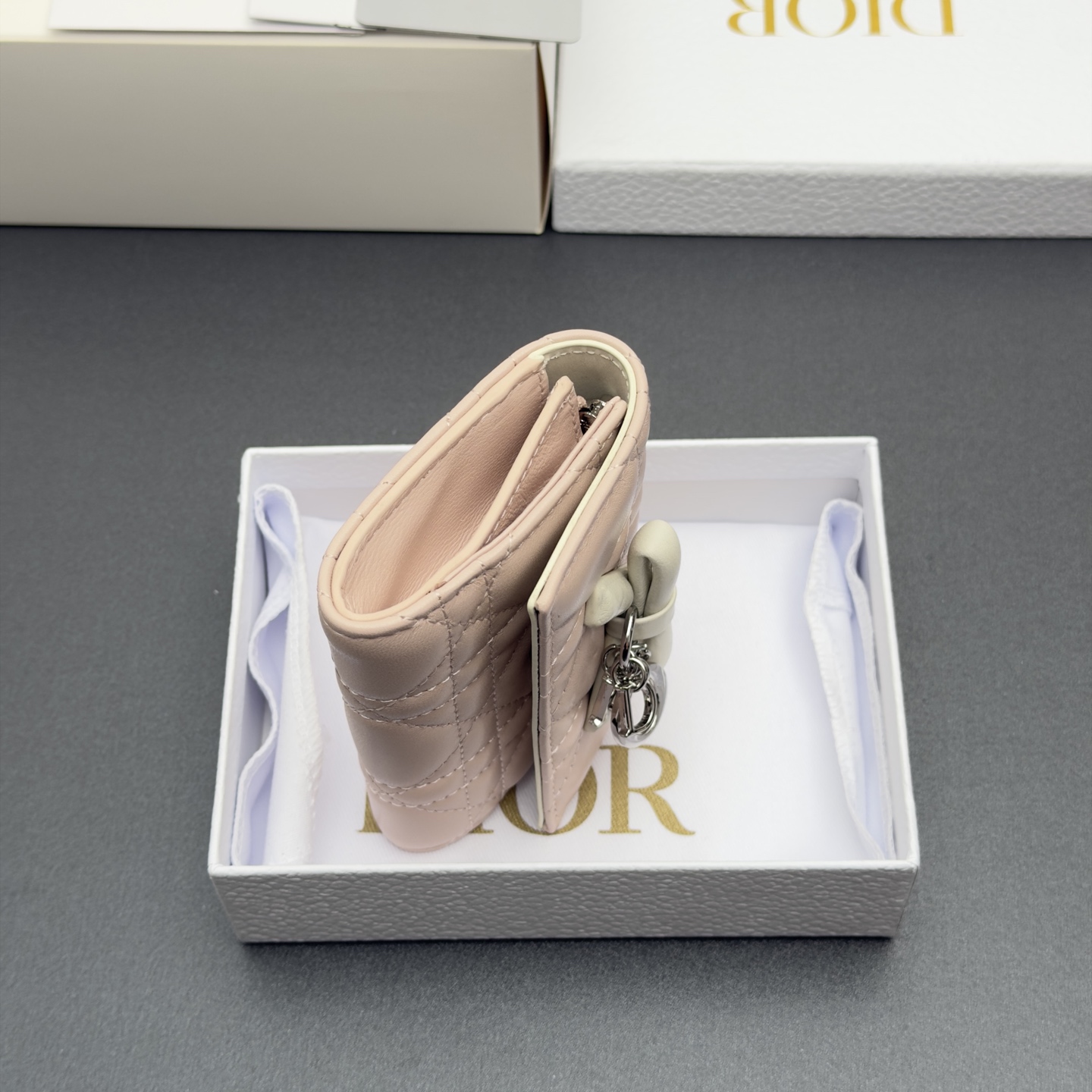 Dior Lady Freesia钱包系列