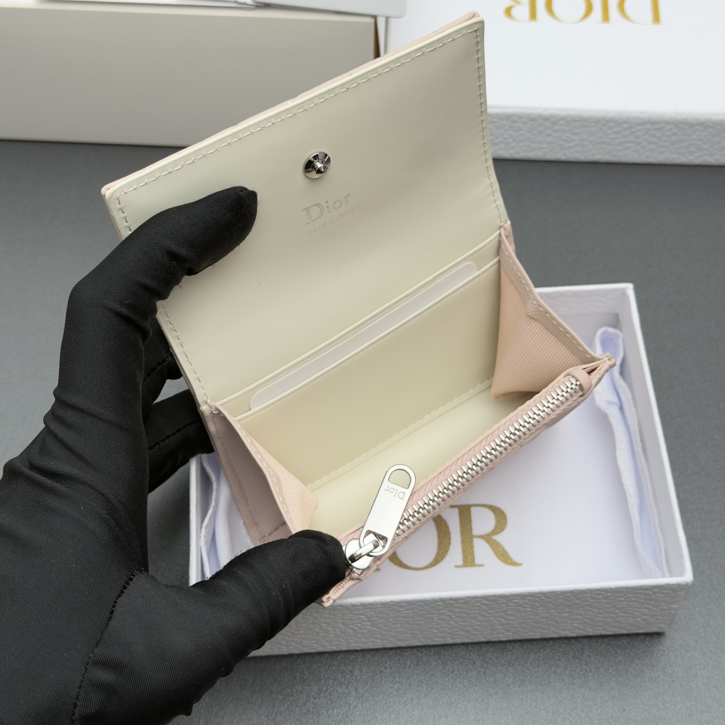 Dior Lady Freesia钱包系列