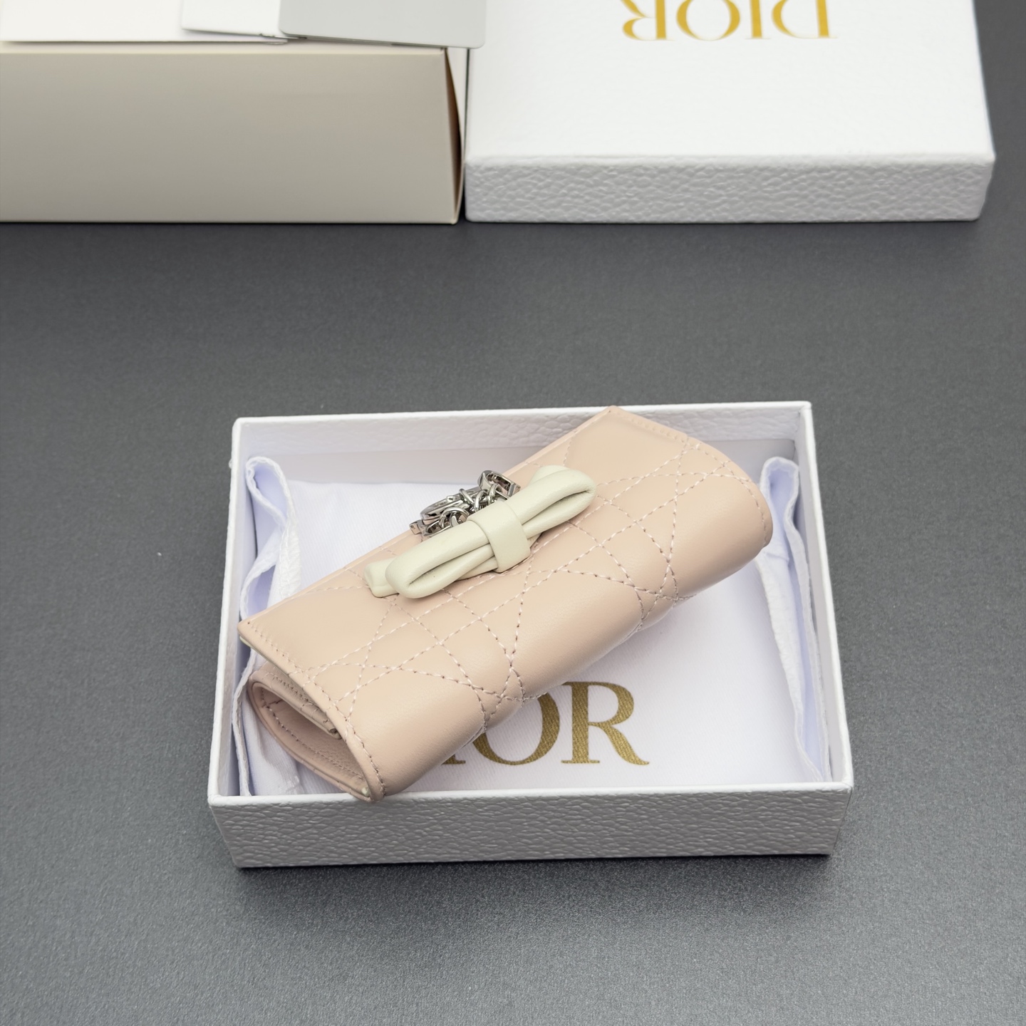 Dior Lady Freesia钱包系列