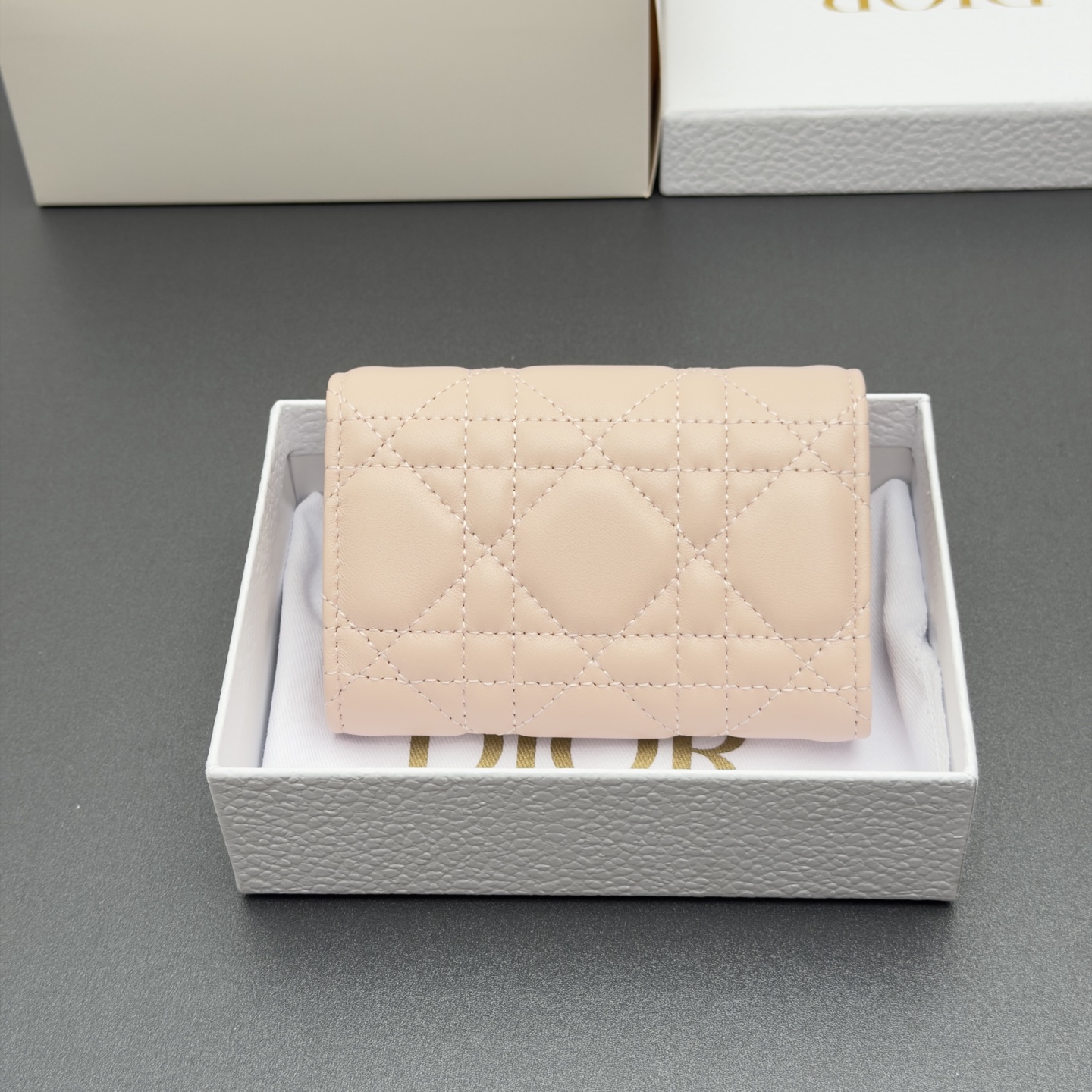 Dior Lady Freesia钱包系列