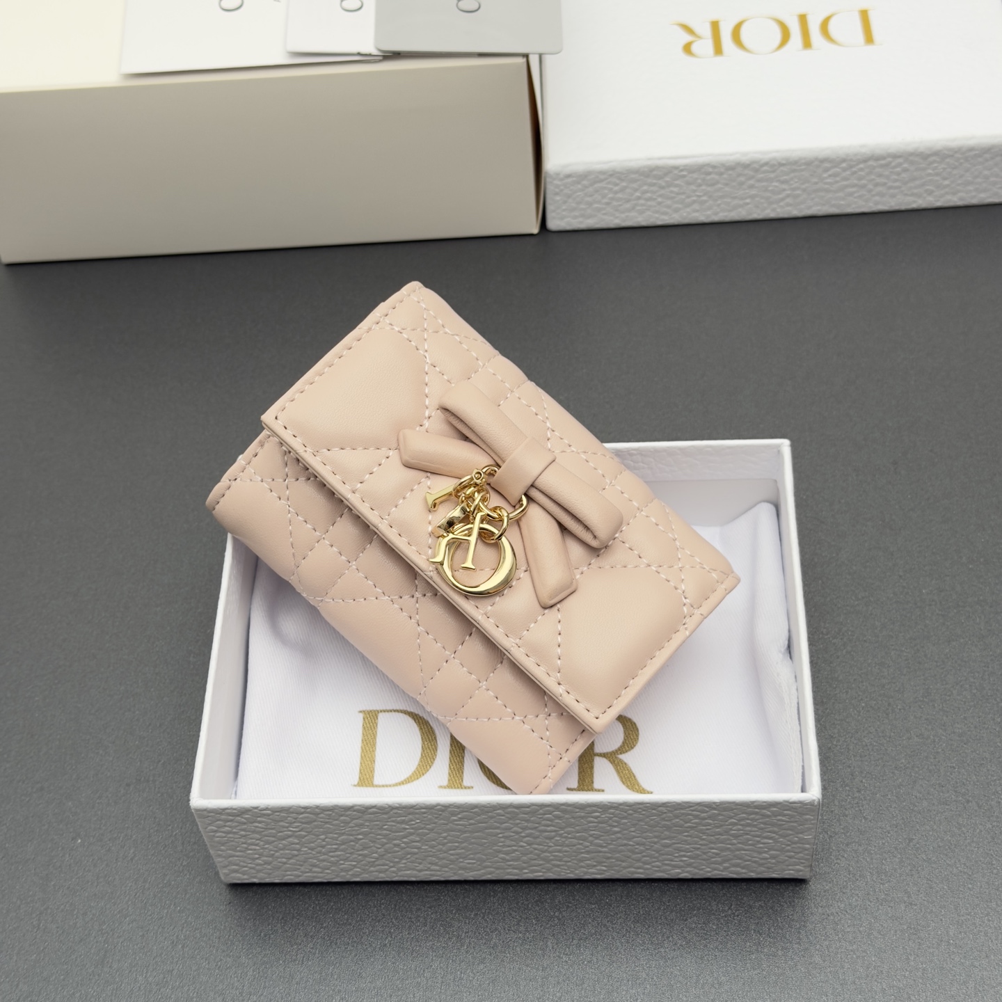 Dior Lady Freesia钱包系列