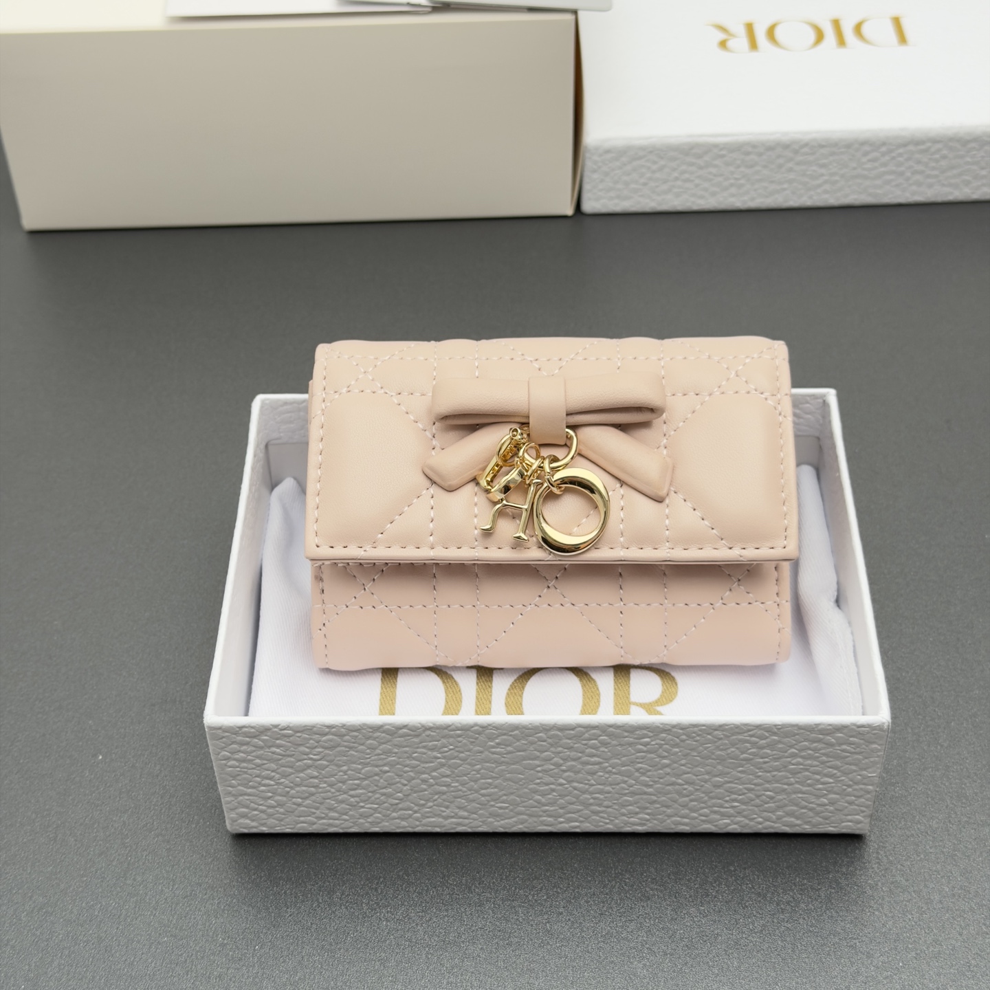 Dior Lady Freesia钱包系列
