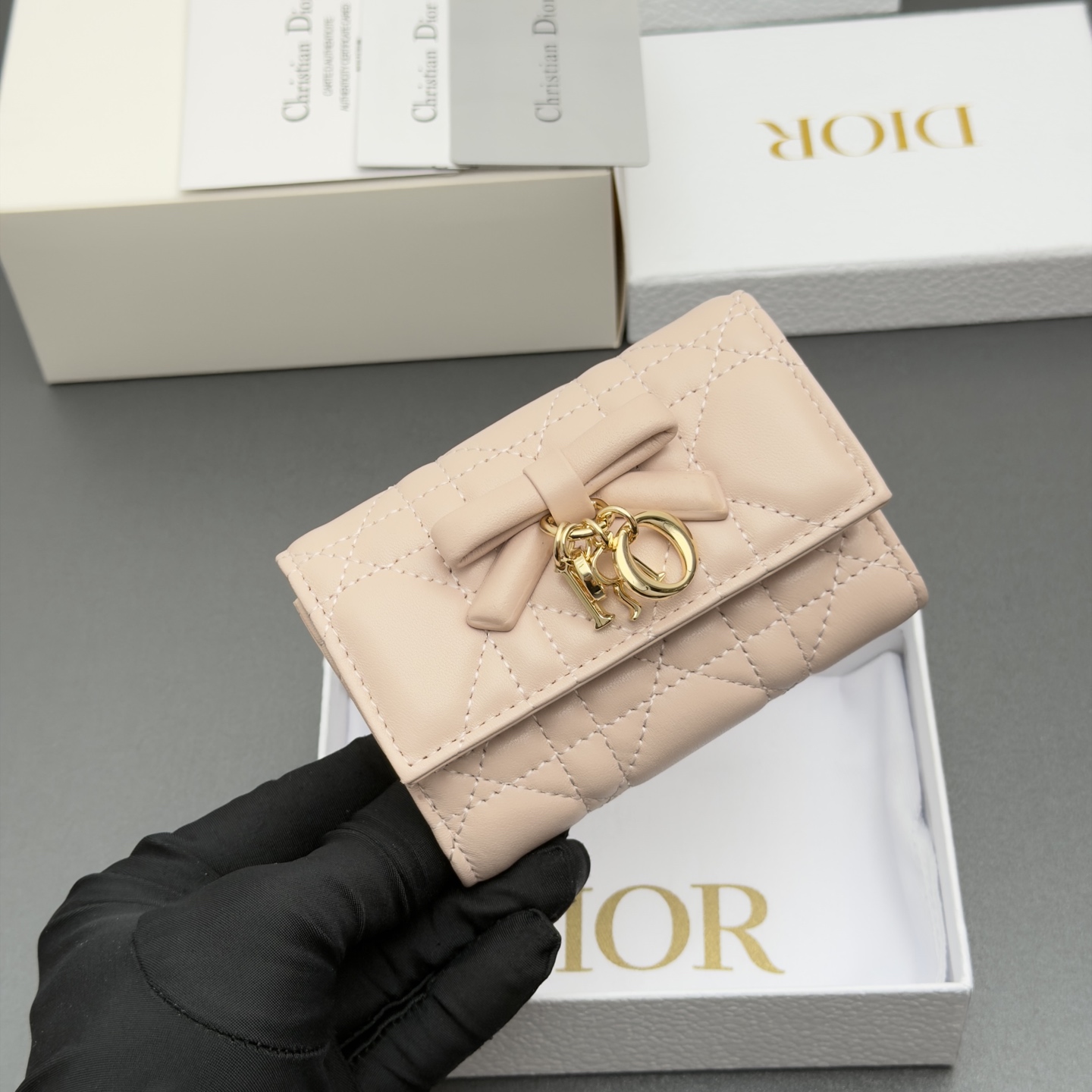 Dior Lady Freesia钱包系列
