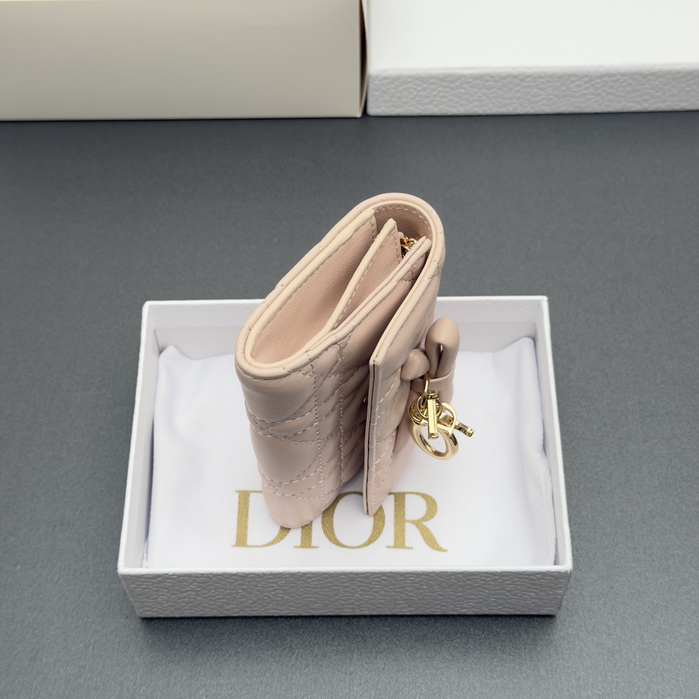 Dior Lady Freesia钱包系列
