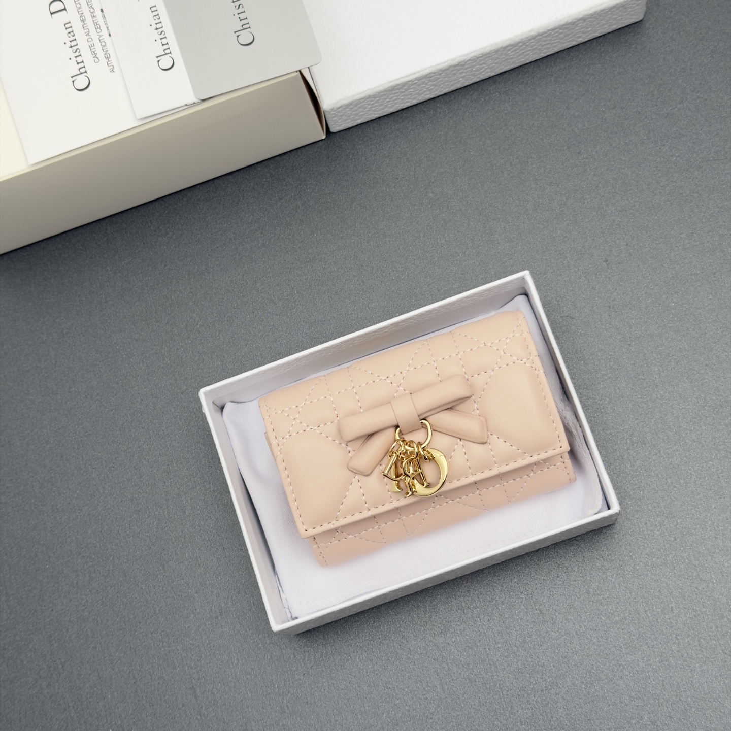 Dior Lady Freesia钱包系列
