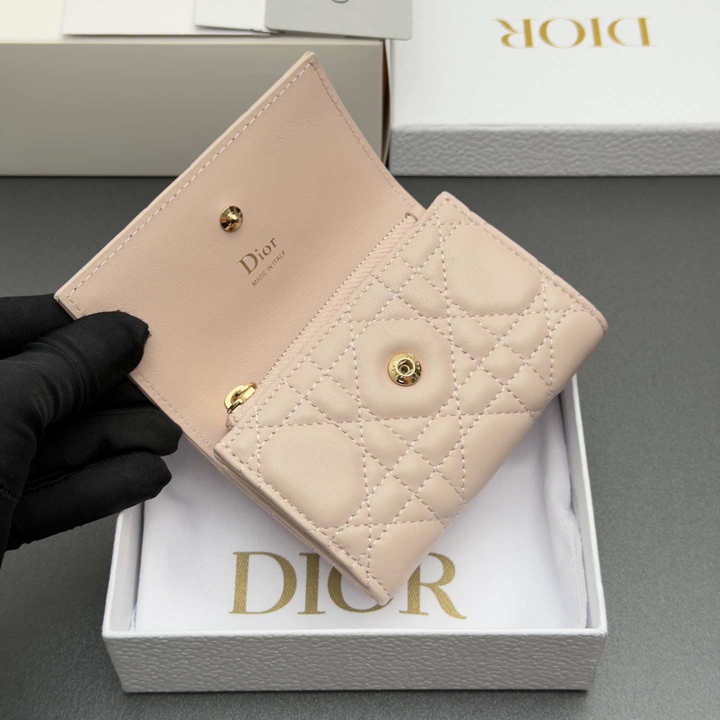 Dior Lady Freesia钱包系列
