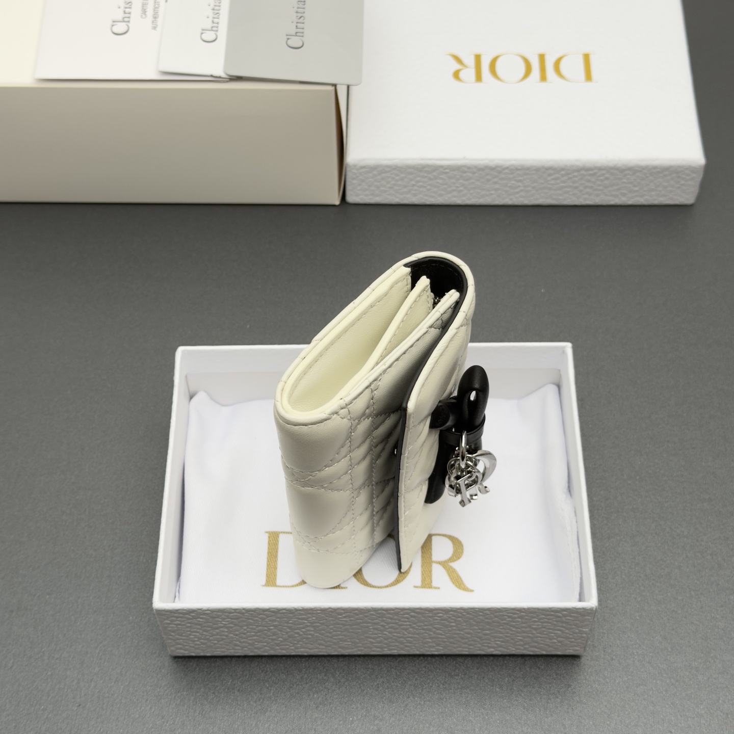 Dior Lady Freesia钱包系列