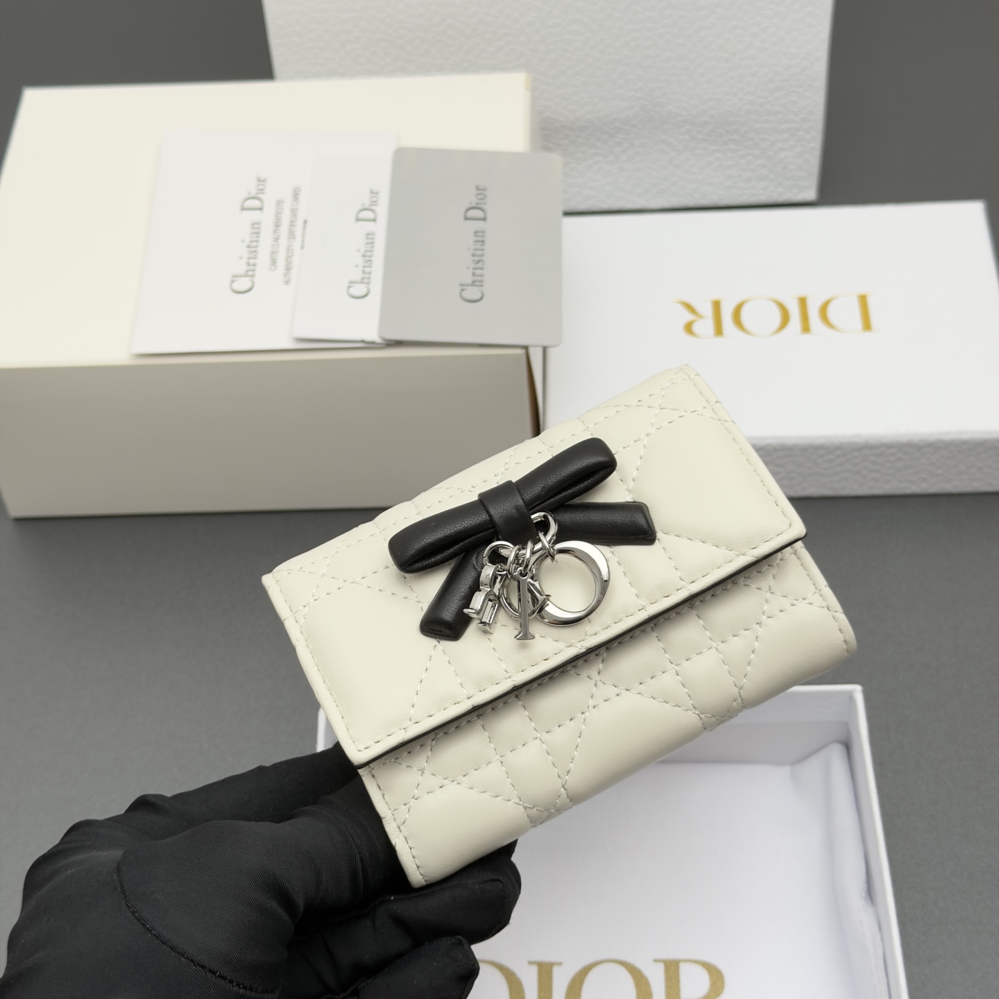 Dior Lady Freesia钱包系列