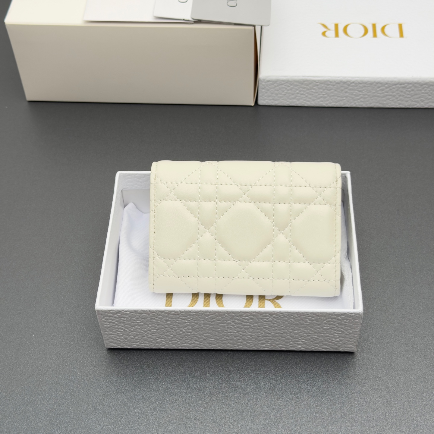 Dior Lady Freesia钱包系列