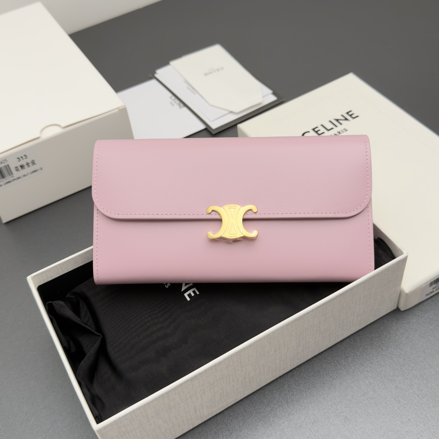 NO:813270,[Extra-grade pure steel hardware original leather] TRIOMPHE glossy cow leather wallet 12 card slots 1 zipper coin pocket 1 flat pocket 2 gusseted compartments Number: 10E313DPV.38NO 312 313 Flower pink full leather Size: w19×10×3cm, celine wallet, celine, wallets, cowhide19860909【特级纯钢五金原厂皮】 TRIOMPHE亮泽牛皮革钱包 12个卡糟 1个拉链零钱口袋 1个扁平口袋 2个角撑隔层 编号:10E313DPV.38NO 312 313 花粉色全皮 尺寸:w19×10×3cm,celine钱包,celine,wallets,cowhide,Wallet purse