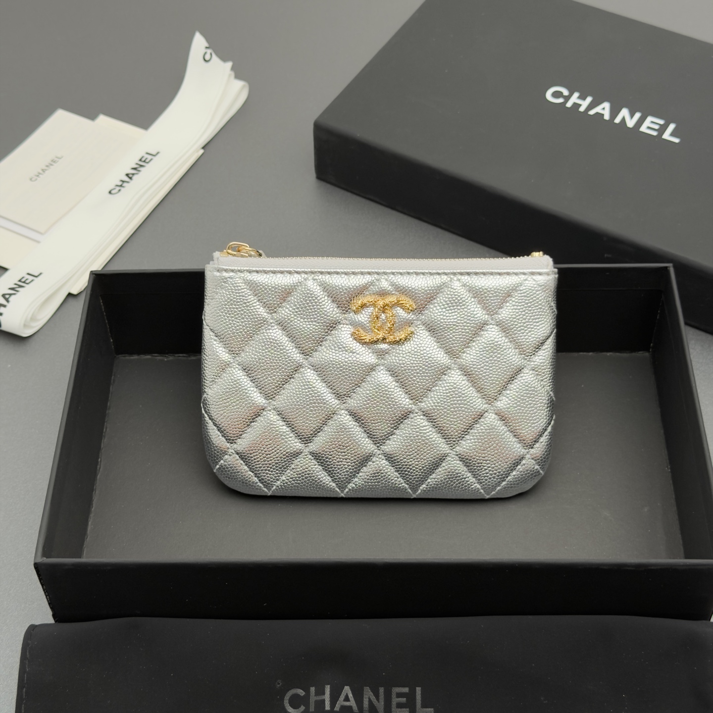 NO:879915,26 new style caviar cowhide with colorful gemstones, fashionable, elegant and exquisite, small envelope wallet series imported caviar cowhide 1 small zipper bag zipper closure No.: AP Color: silver fine ball pattern gold buckle Size: w14xh9.5cm, Dior wallet handbag, dior, wallets, cowhide1986090926新款鱼仔酱牛皮搭配多彩宝石 时尚高雅精致,小信封钱包系列 进口鱼仔酱牛皮 1个小拉链袋 拉链开合 编号:AP 颜色:银色细球纹金扣 尺寸:w14xh9.5cm,Dior钱包手包,dior,wallets,cowhide,Bag