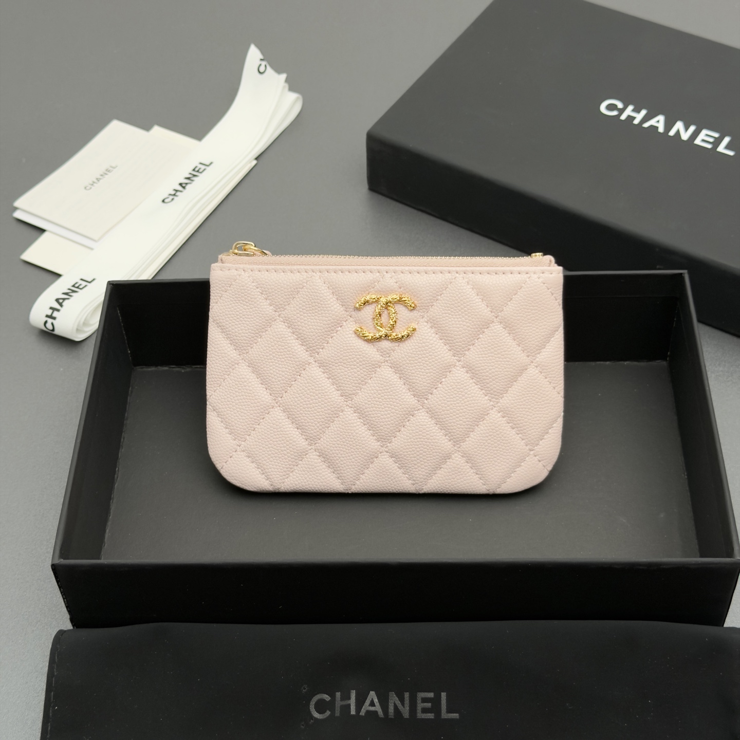 NO:879920,26 new style fish paste cowhide with colorful gemstones, fashionable, elegant and exquisite, small envelope wallet series imported fish paste cowhide 1 small zipper bag zipper closure No.: AP Color: light pink fine ball pattern gold buckle Size: w14xh9.5cm, Dior wallet handbag, dior, wallets, cowhide1986090926新款鱼仔酱牛皮搭配多彩宝石 时尚高雅精致,小信封钱包系列 进口鱼仔酱牛皮 1个小拉链袋 拉链开合 编号:AP 颜色:浅粉色细球纹金扣 尺寸:w14xh9.5cm,Dior钱包手包,dior,wallets,cowhide,Bag