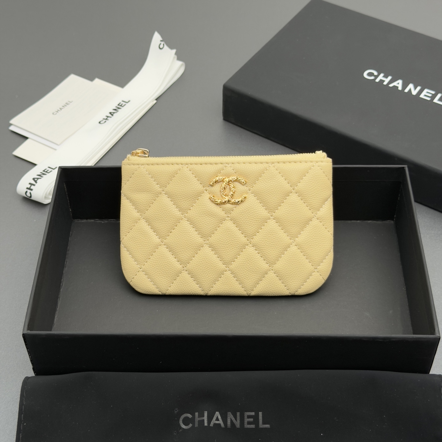 NO:879926,26 new style caviar cowhide with colorful gemstones, fashionable, elegant and refined, small envelope wallet series imported caviar cowhide 1 small zipper bag zipper closure No.: AP Color: apricot fine ball pattern gold buckle Size: w14xh9.5cm, Dior wallet handbag, dior, wallets, cowhide1986090926新款鱼仔酱牛皮搭配多彩宝石 时尚高雅精致,小信封钱包系列 进口鱼仔酱牛皮 1个小拉链袋 拉链开合 编号:AP 颜色:杏色细球纹金扣 尺寸:w14xh9.5cm,Dior钱包手包,dior,wallets,cowhide,Bag