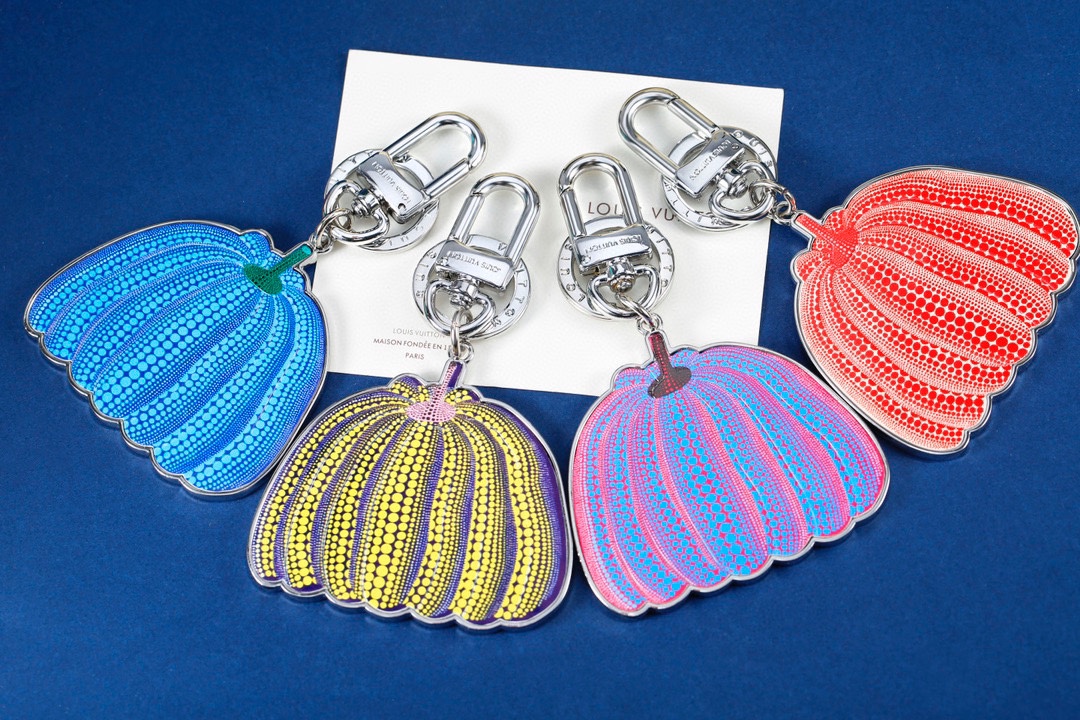 Blue pumpkin keychain